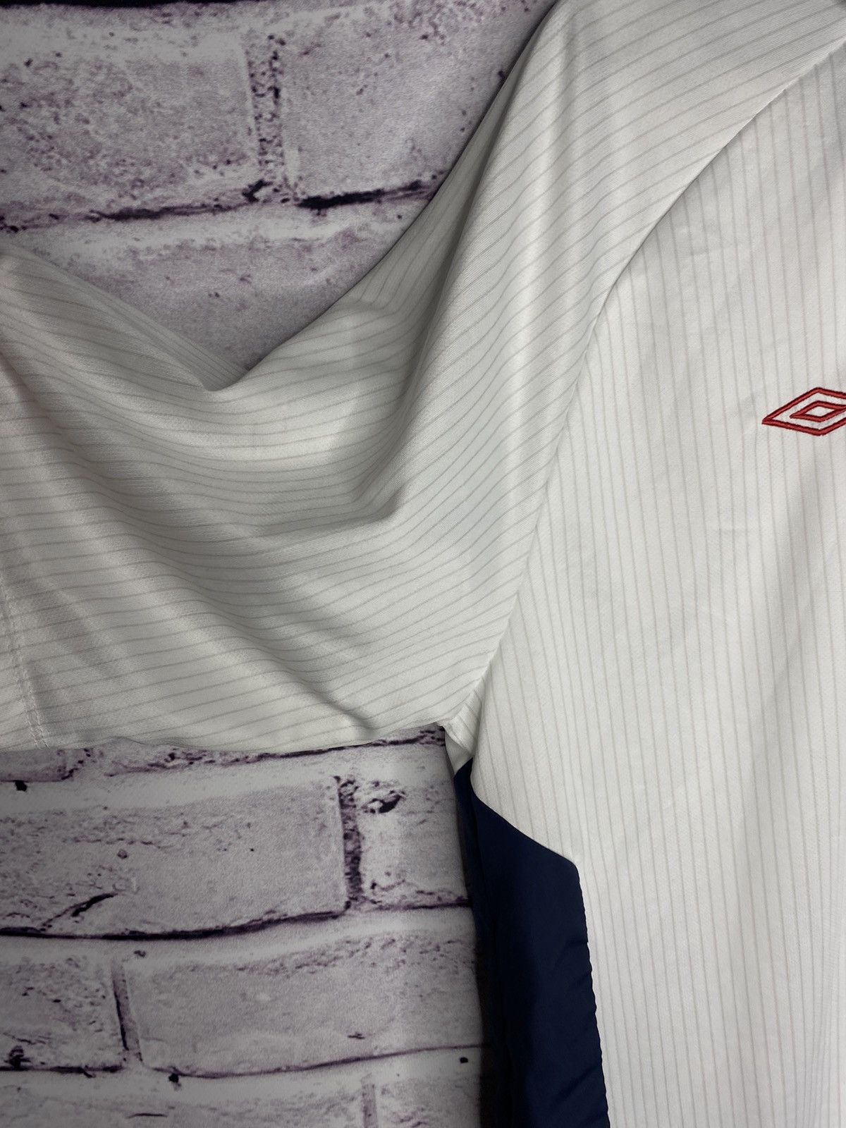 Umbro MENS T-Shirt vintage Umbro Jersey England Football Size US M / EU 48-50 / 2 - 4 Thumbnail