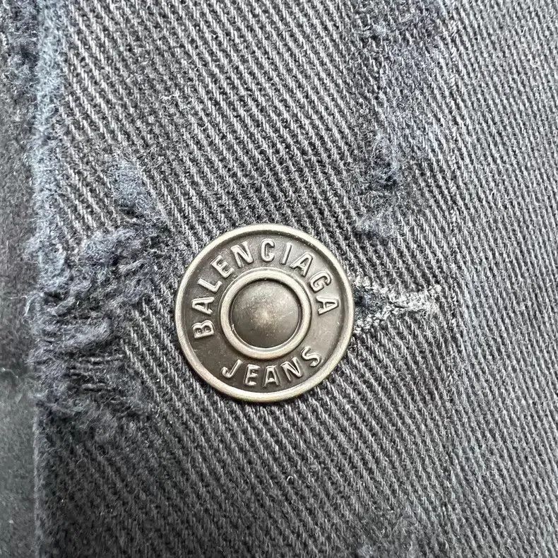 Balenciaga Balenciaga Sanskrit Destroyed Denim Jacket Size US M / EU 48-50 / 2 - 4 Thumbnail