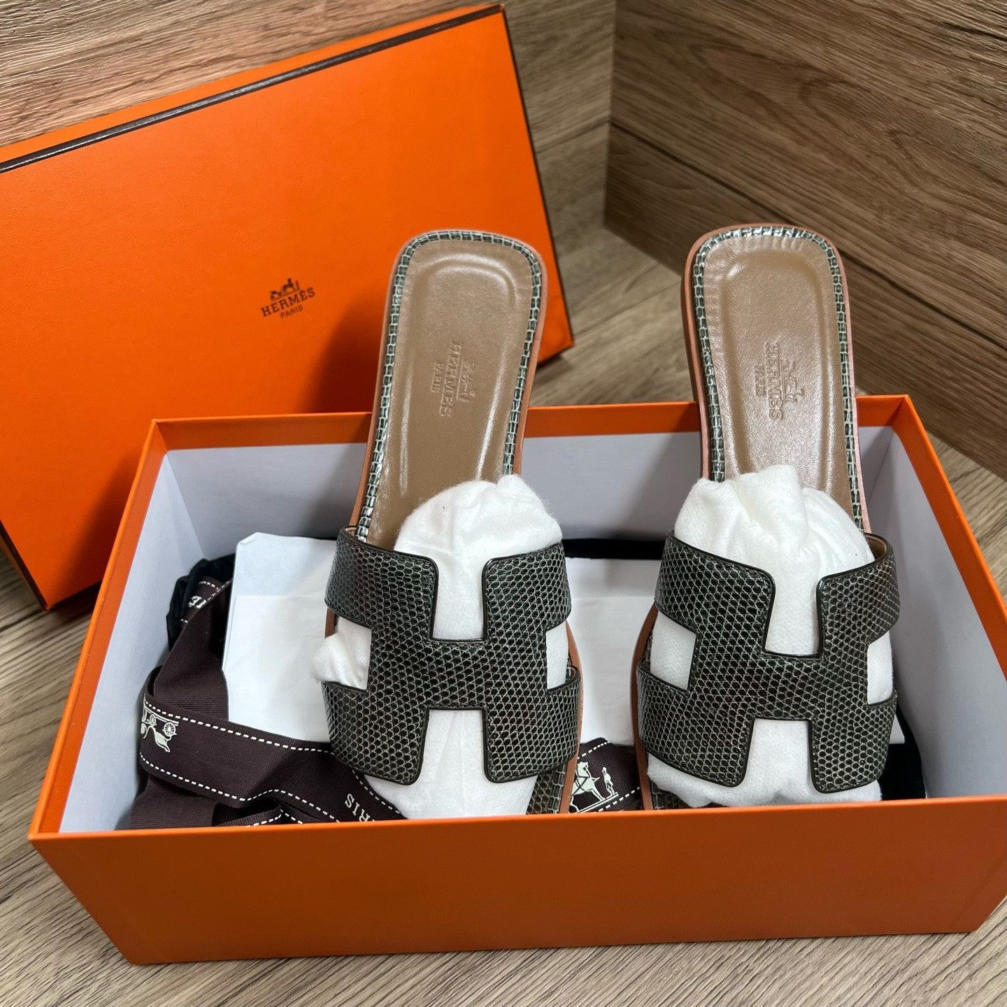 Hermes Hermes Green Sandals us_8 Women Size US 8 / IT 38 - 1 Thumbnail