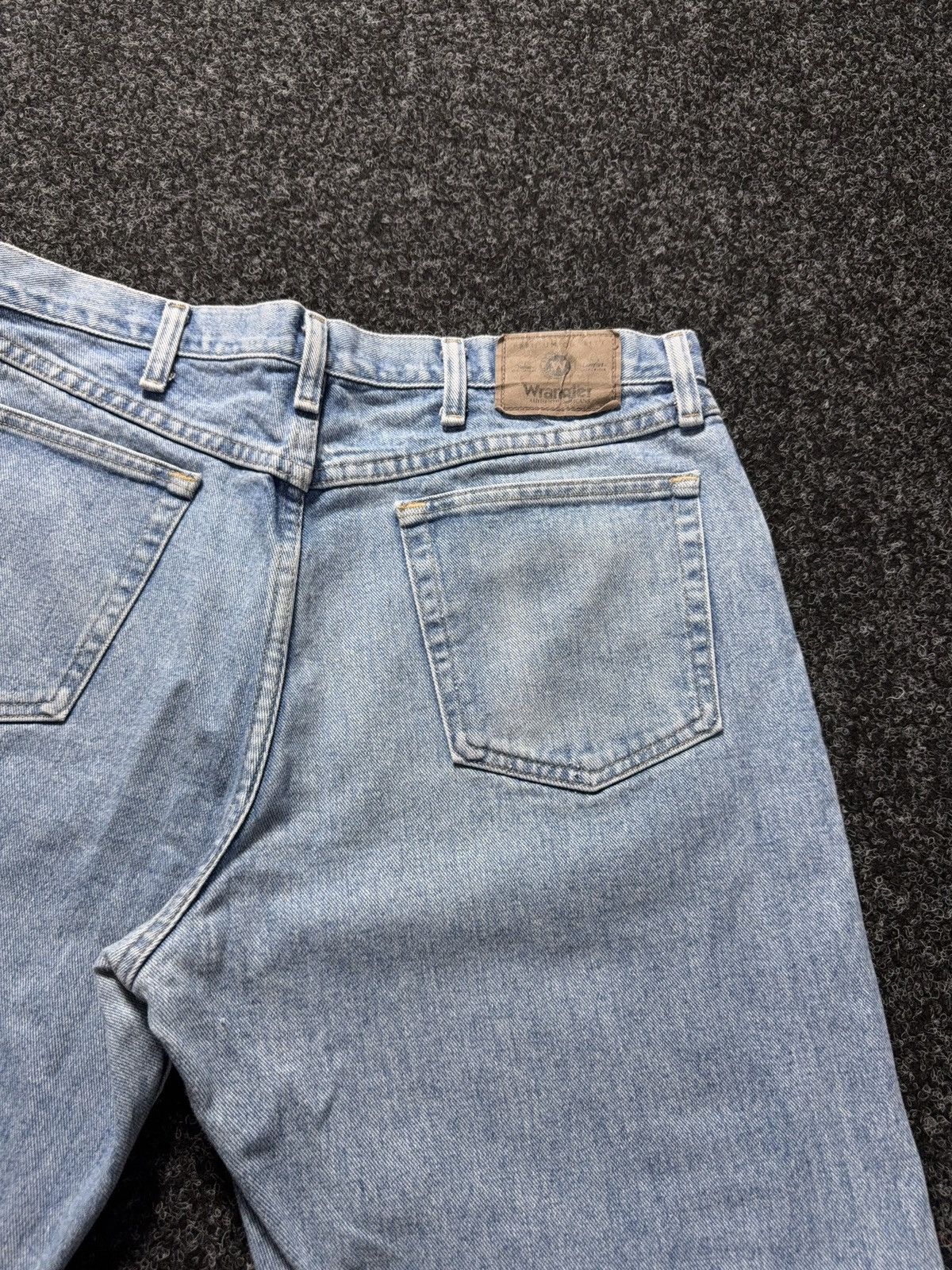 Wrangler 90s Wrangler Western USA Cowboy Light Wash Baggy Jeans Retro Size US 35 - 18 Thumbnail