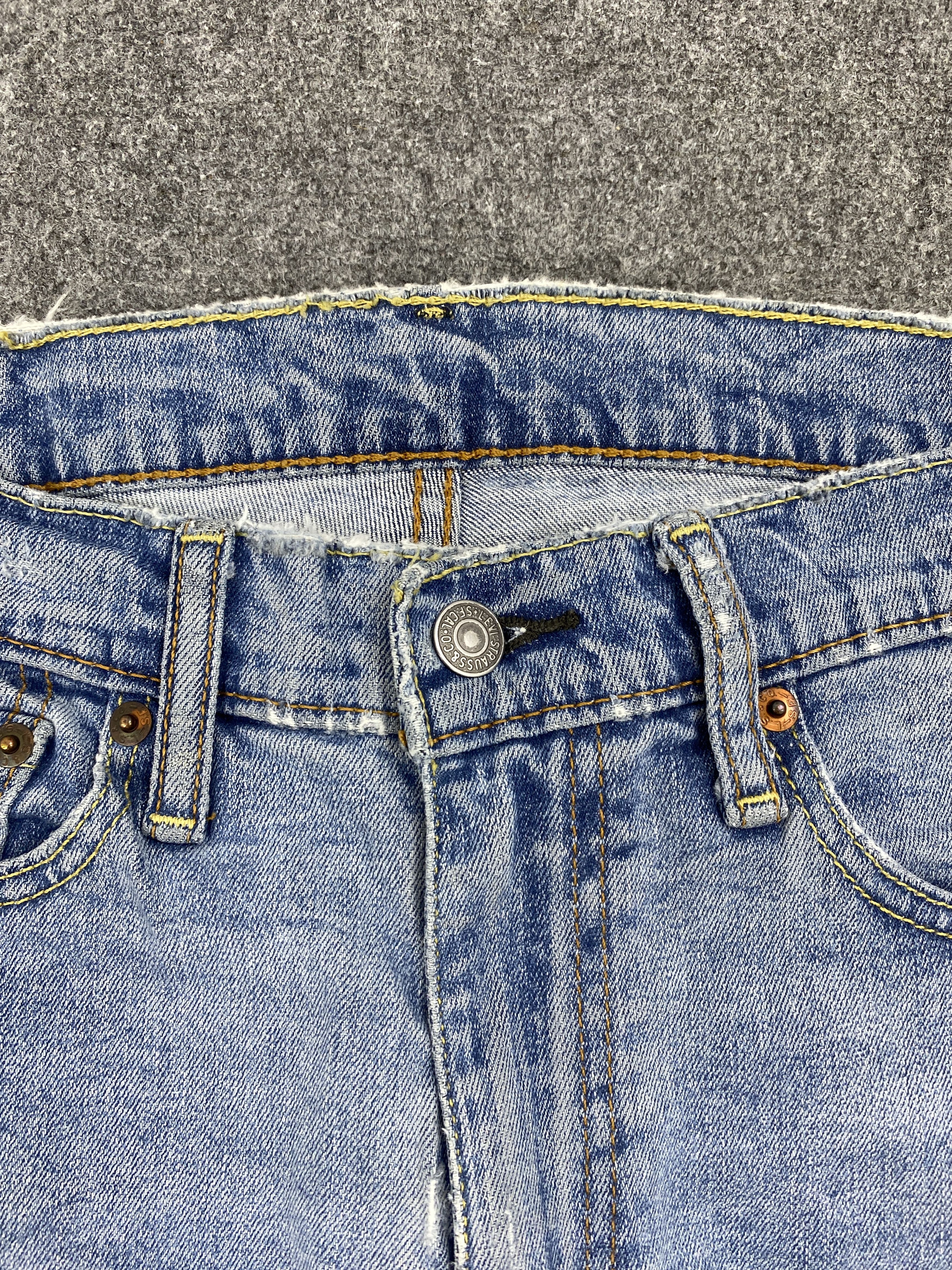 Levi's × Vintage Faded Blue Vintage Levis 514 Distressed Jeans Size US 28 / EU 44 - 8 Thumbnail