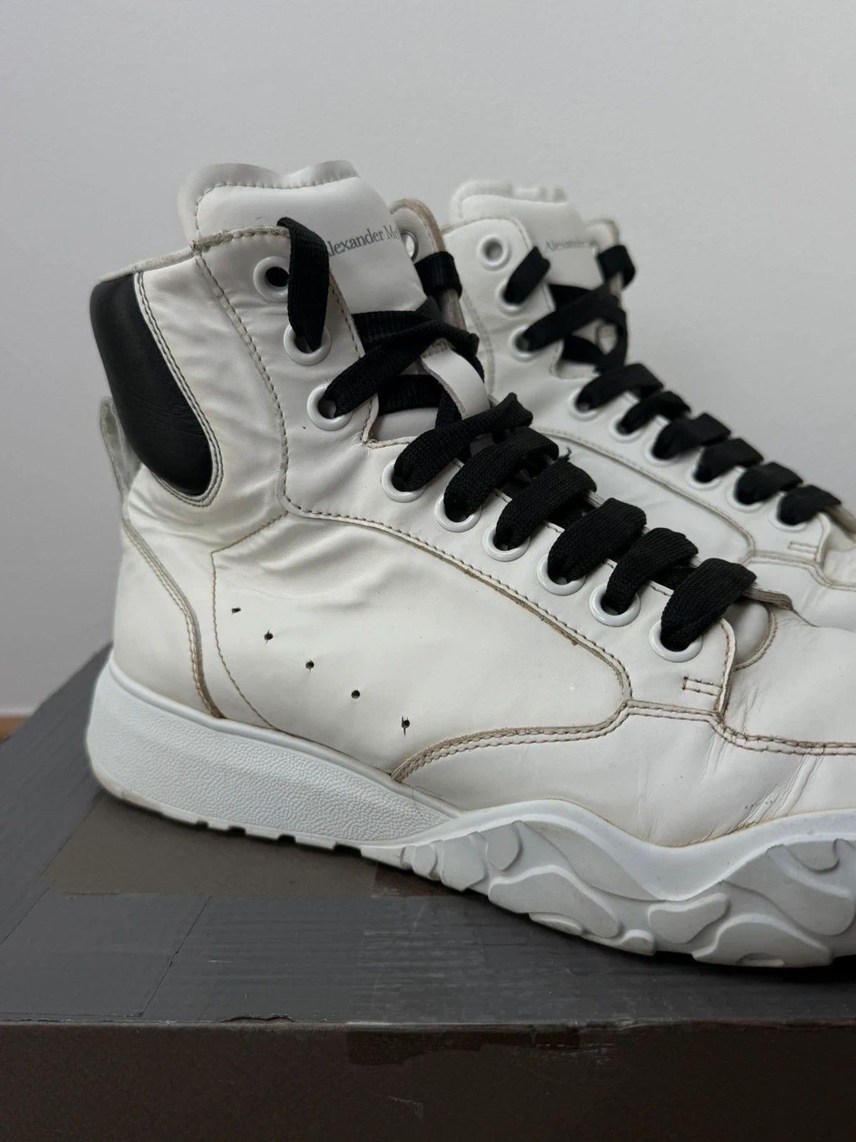 Alexander McQueen Alexander McQueen shoes sneakers luxury old money Size US 7 / EU 40 - 5 Thumbnail