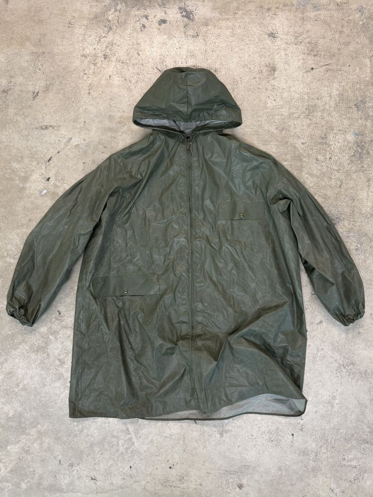 Vintage Vintage Military Green Rain Parka Jacket Size US L / EU 52-54 / 3 - 1 Thumbnail