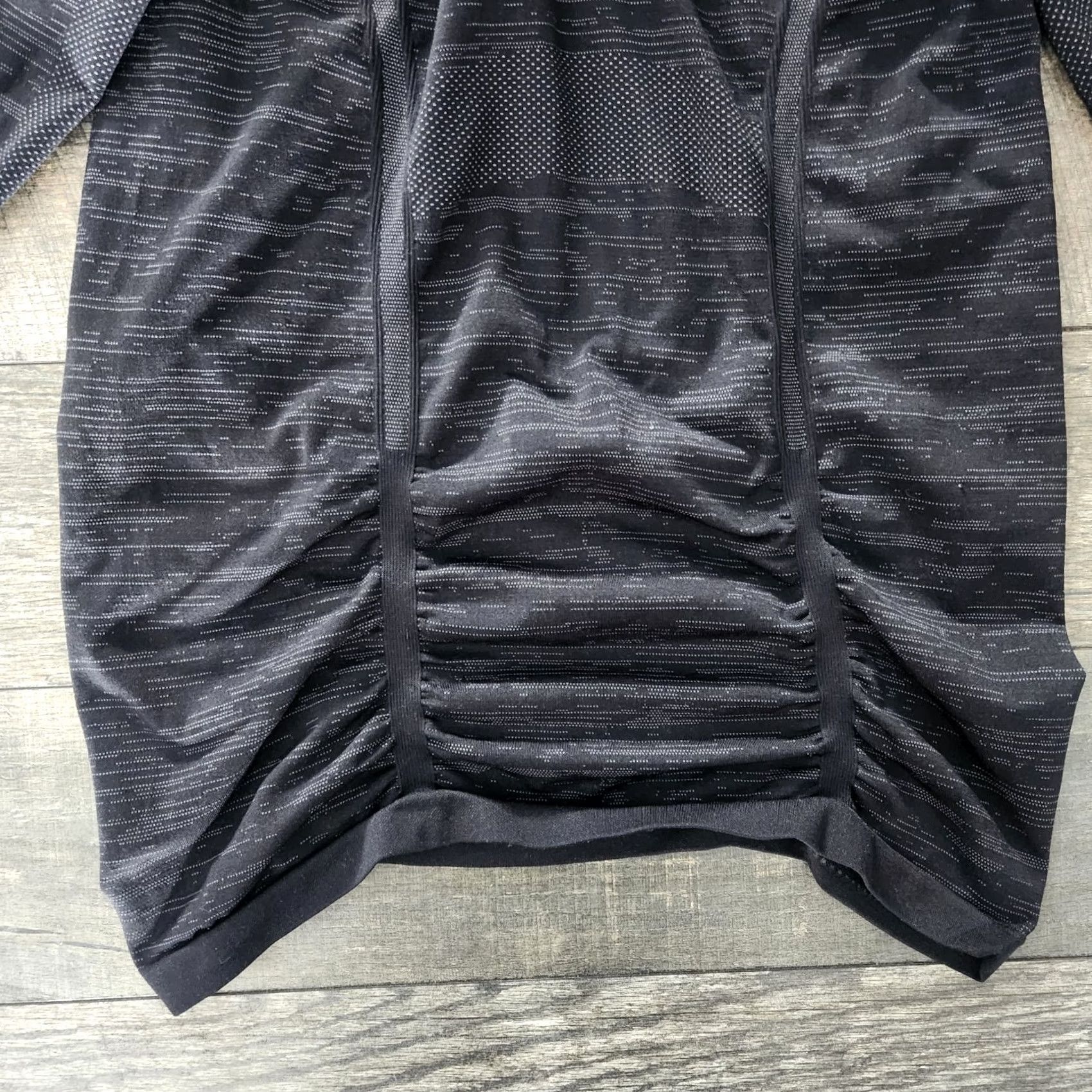Athleta Athleta Mendoza Women’s M Athletic 1/4 Zip Pullover Black Geometric Fitted Thumb Size M / US 6-8 / IT 42-44 - 2 Thumbnail