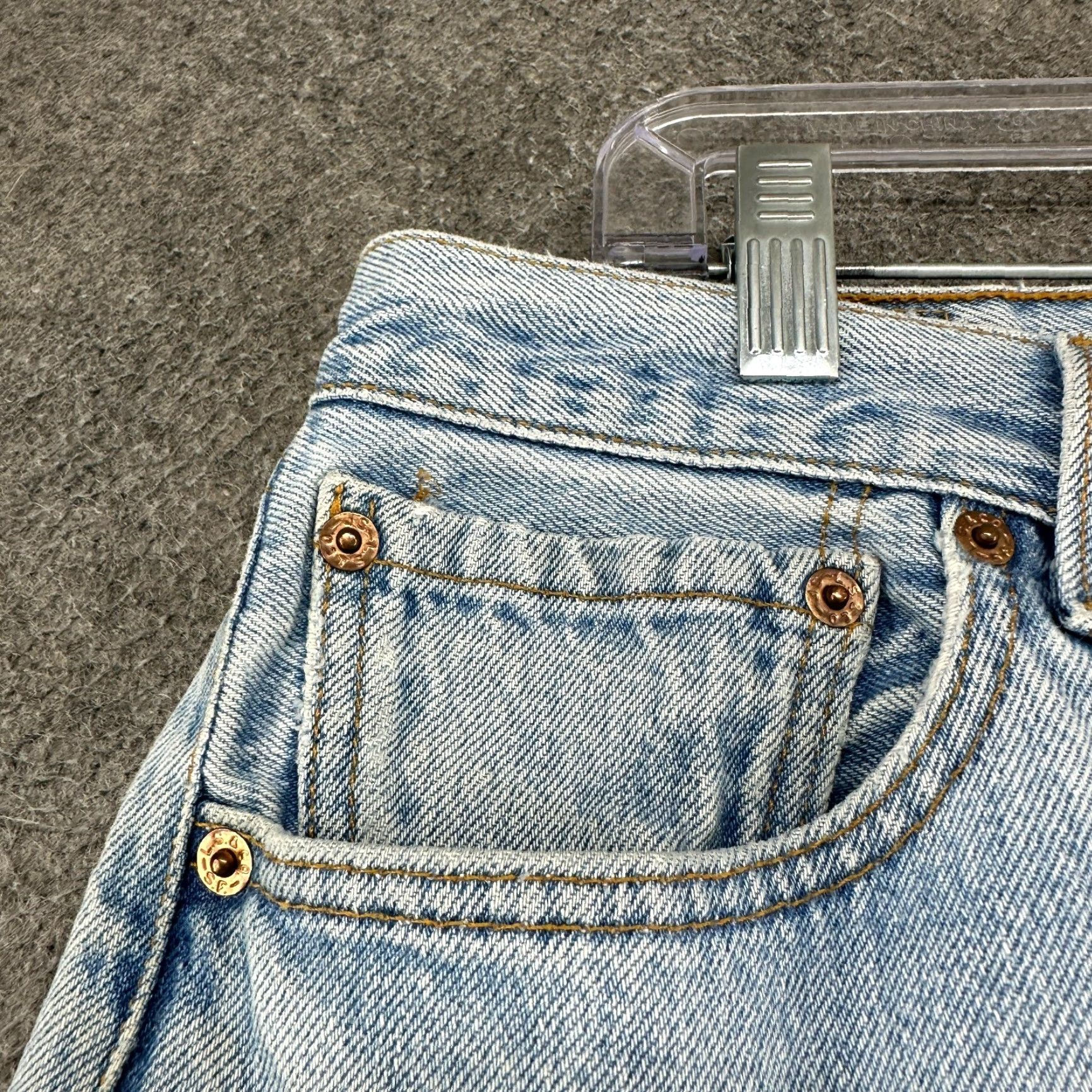Levi's VINTAGE Levi's 501 Jeans Mens 36x30 Blue Light Wash Distressed USA 90s Size US 36 / EU 52 - 6 Thumbnail