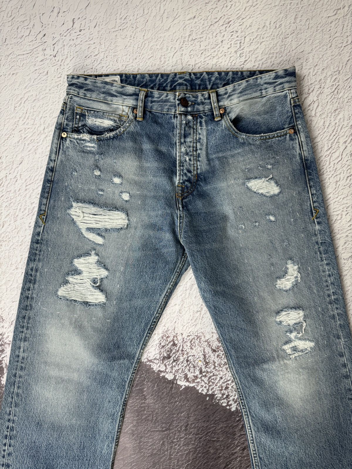 Kings Of Indigo Kings of Indigo KOI Light vintage destroyed high rise jeans Size US 34 / EU 50 - 17 Thumbnail