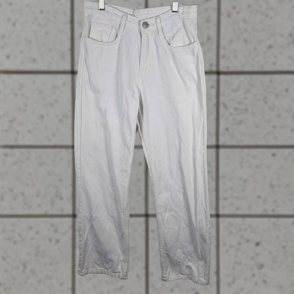 Zara Zara Man Men’s White Denim Jeans Size 30 Straight‑Leg Tapered Cotton Pants Shirt, Jeans? Size US 30 / EU 46 - 1 Thumbnail