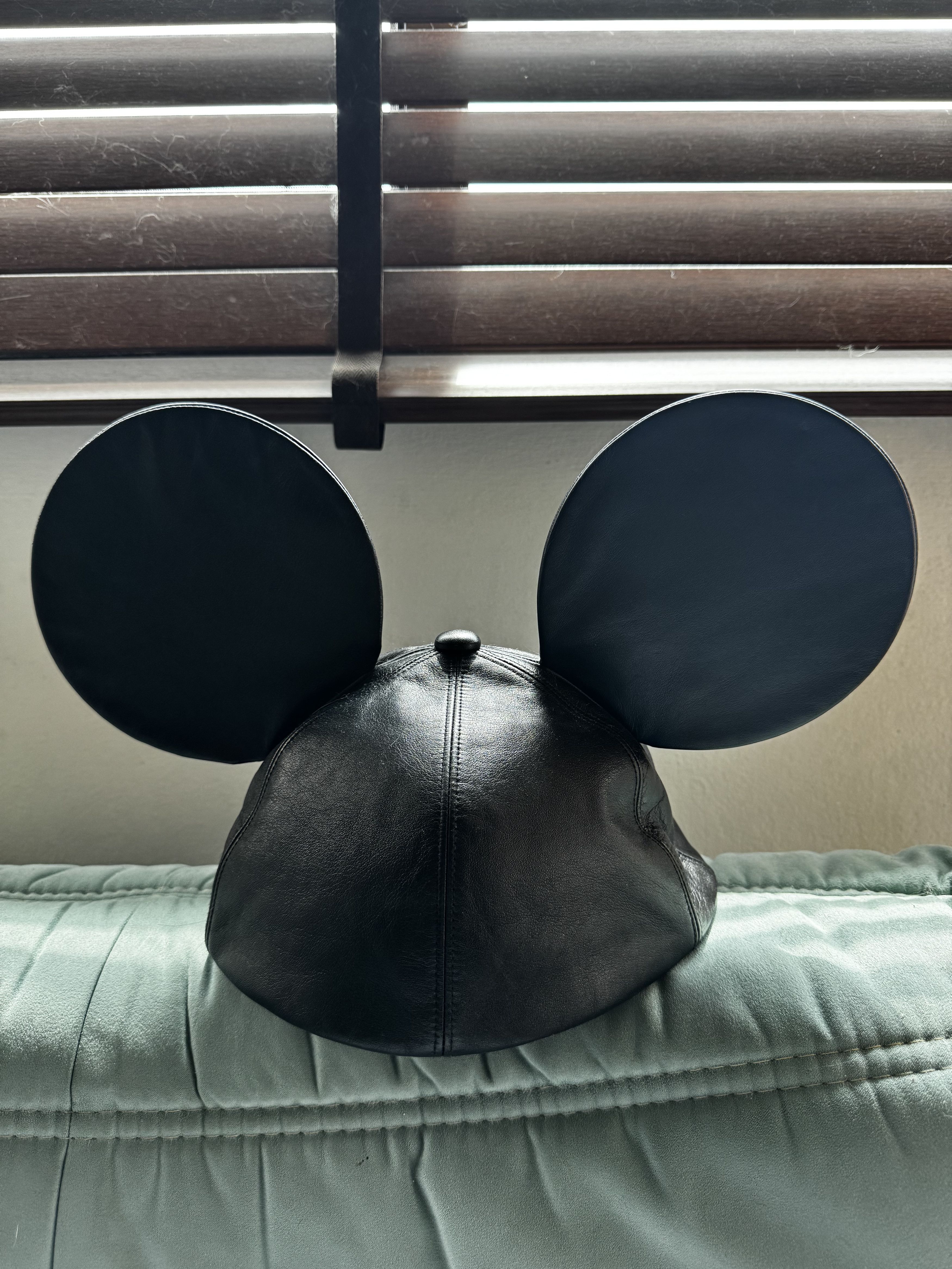 Comme des Garcons Homme Plus *Grailed* CDG HOMME PLUS AW13 MICKEY RUNWAY LEATHER CAP Size ONE SIZE - 4 Thumbnail
