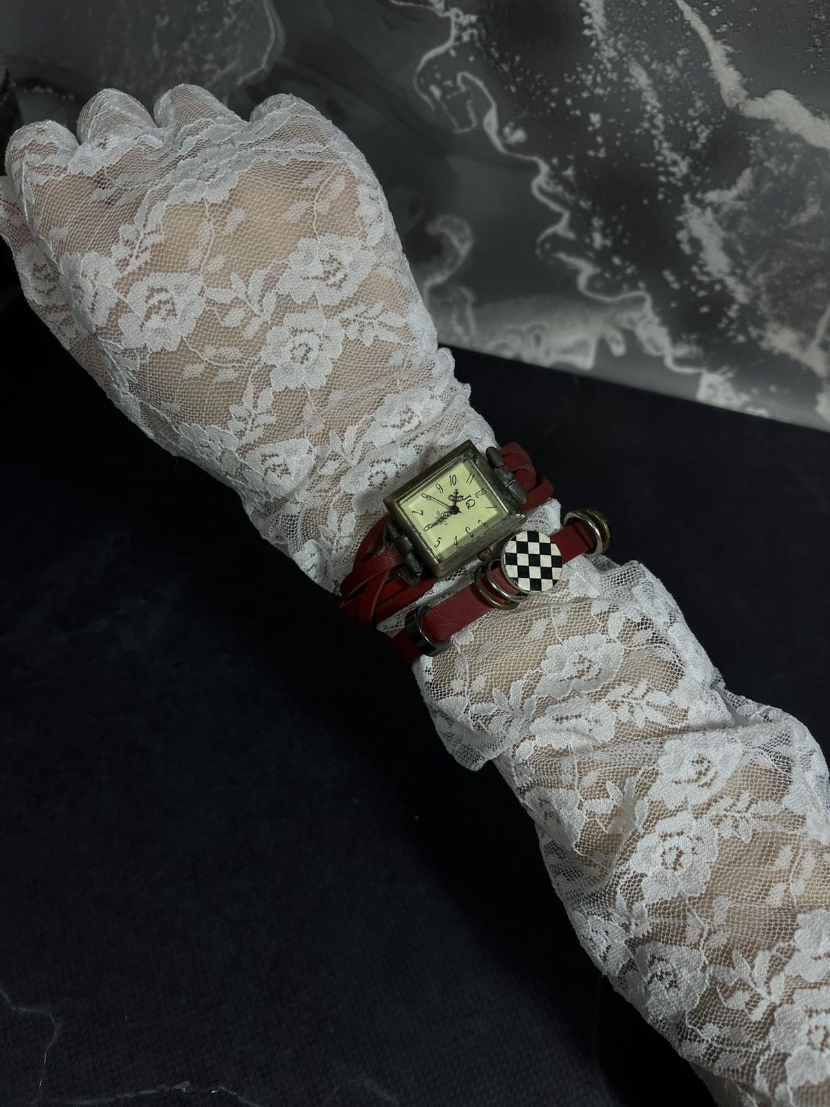 Jewelry × Vintage Vintage Red Leather Wrap Watch, Unique Boho Style Size ONE SIZE - 5 Thumbnail