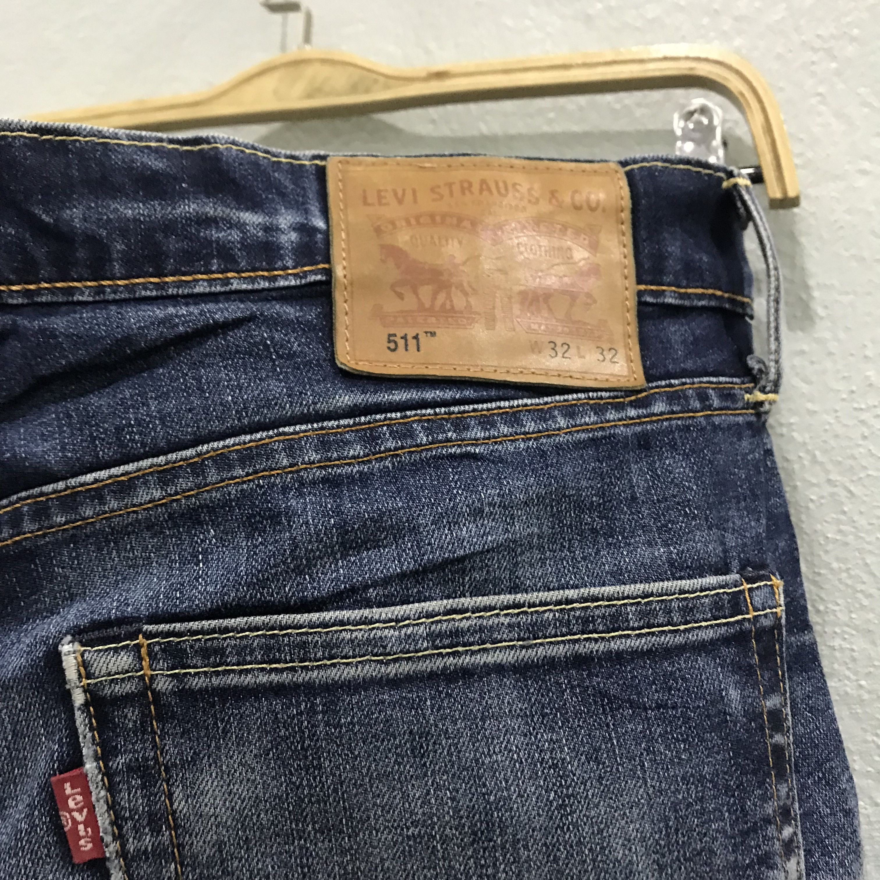 Levi's Vintage Levi’s 511 Slim Fit Dark Wash Jeans Size US 32 / EU 48 - 9 Thumbnail