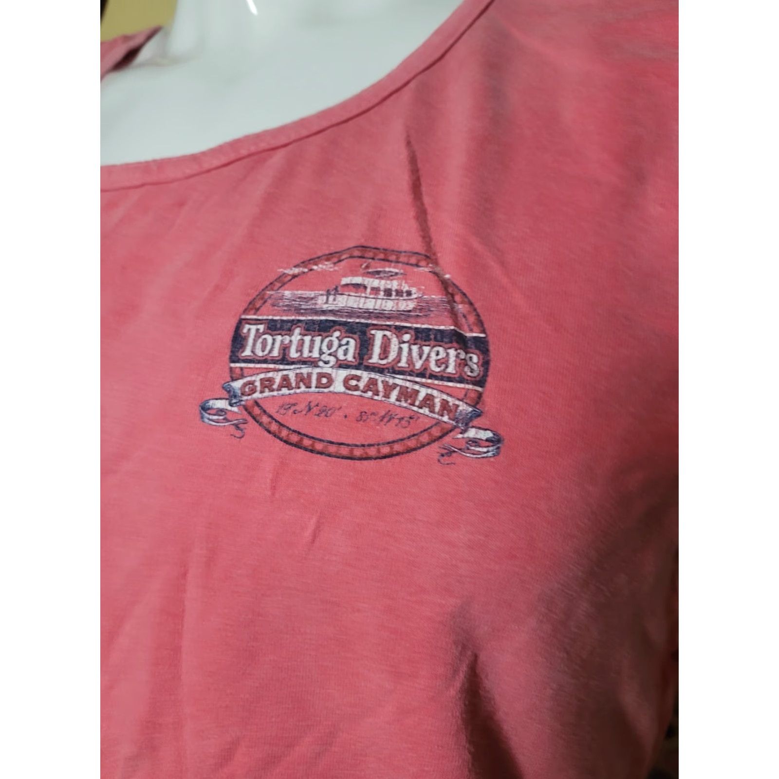 Comfort Colors Grand Cayman Tortuga Divers Comfort Colors Tank Top Shirt Large Red Cotton Graphic Tee Mens Size US L / EU 52-54 / 3 - 2 Thumbnail