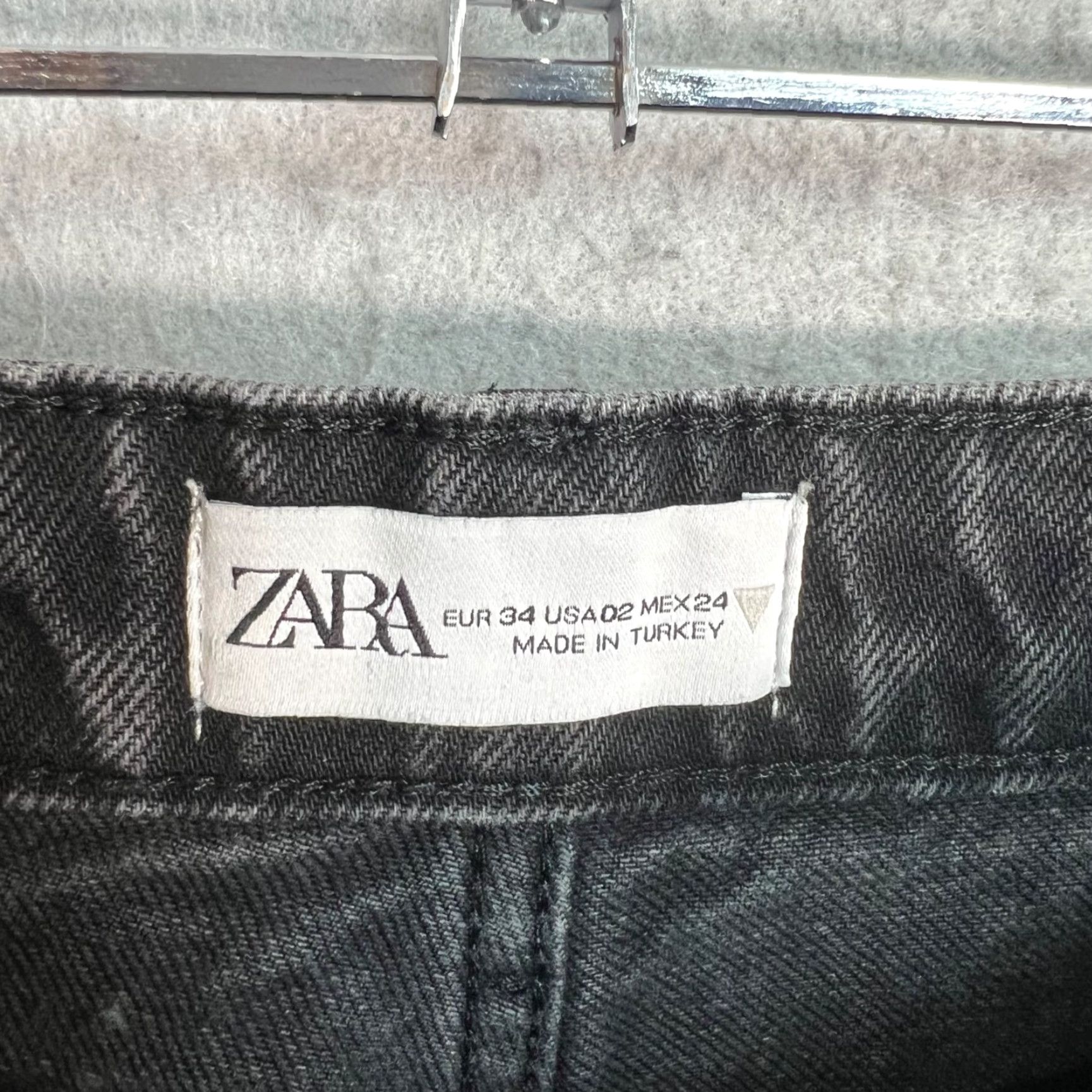 Zara VINTAGE Zara Jeans Women/Adult 2 Black High-Waist Cropped Frayed Hem Straight Leg Denim Denim Jeans 26in Inseam 24in Waist Womens Size 26" / US 2 / IT 38 - 3 Thumbnail