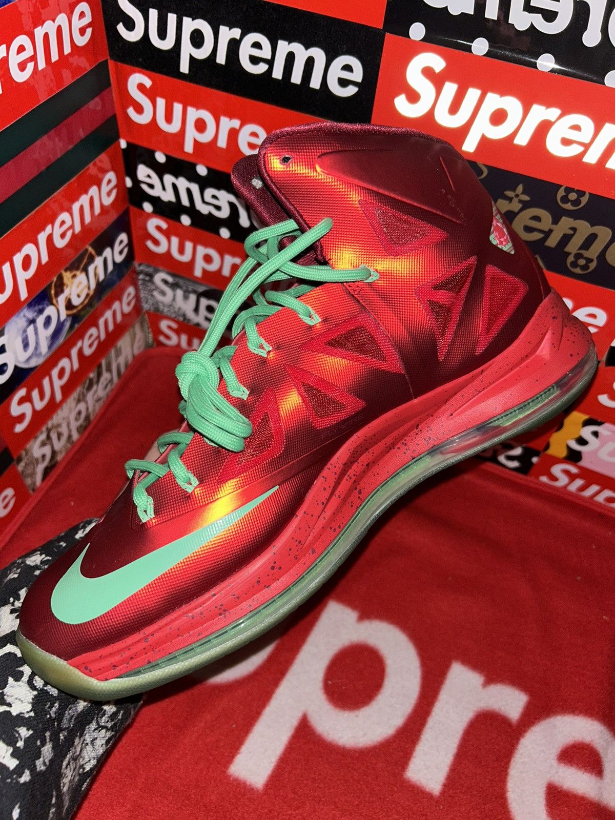 Nike Nike Lebron 10 Christmas 541100-600 size 12 NEW Lebron X Size US 12 / EU 45 - 9 Thumbnail