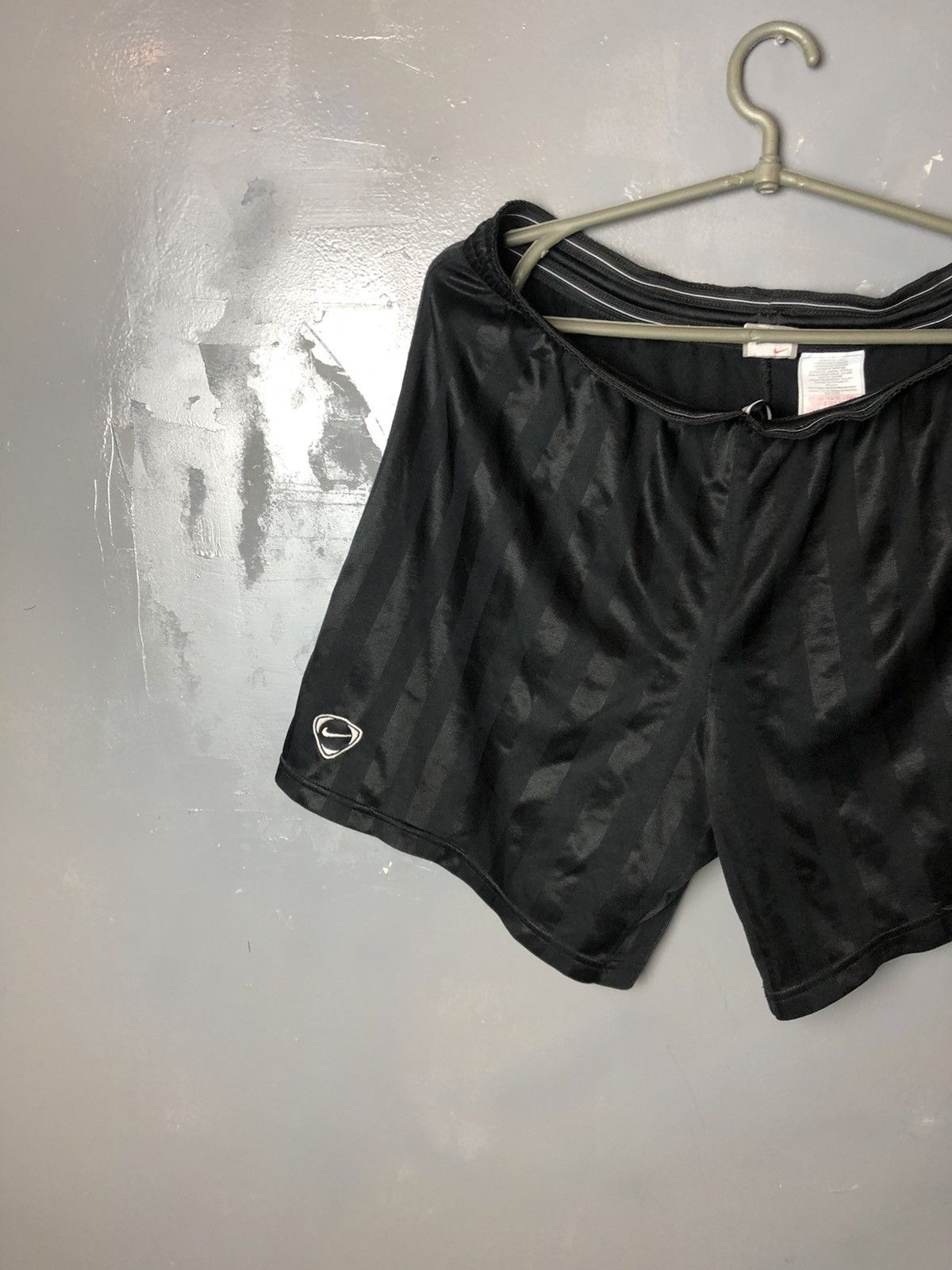 Nike Vintage soccer shorts Nike size M Size US 32 / EU 48 - 2 Thumbnail