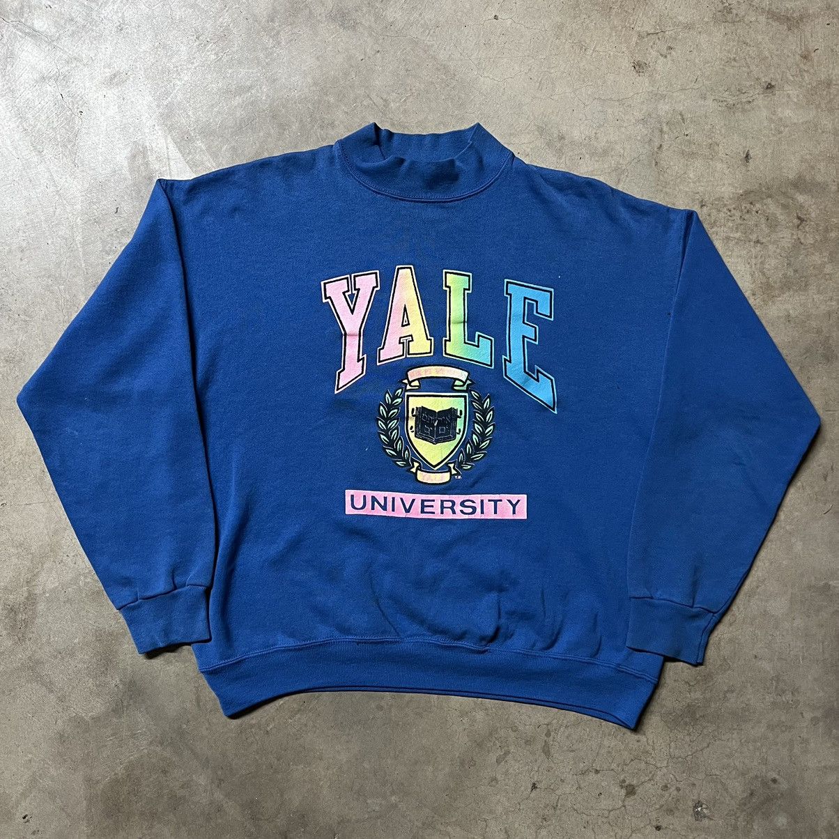 Vintage Vintage 90’s Yale University 🇺🇸 Crewneck Sweater Size US L / EU 52-54 / 3 - 1 Thumbnail