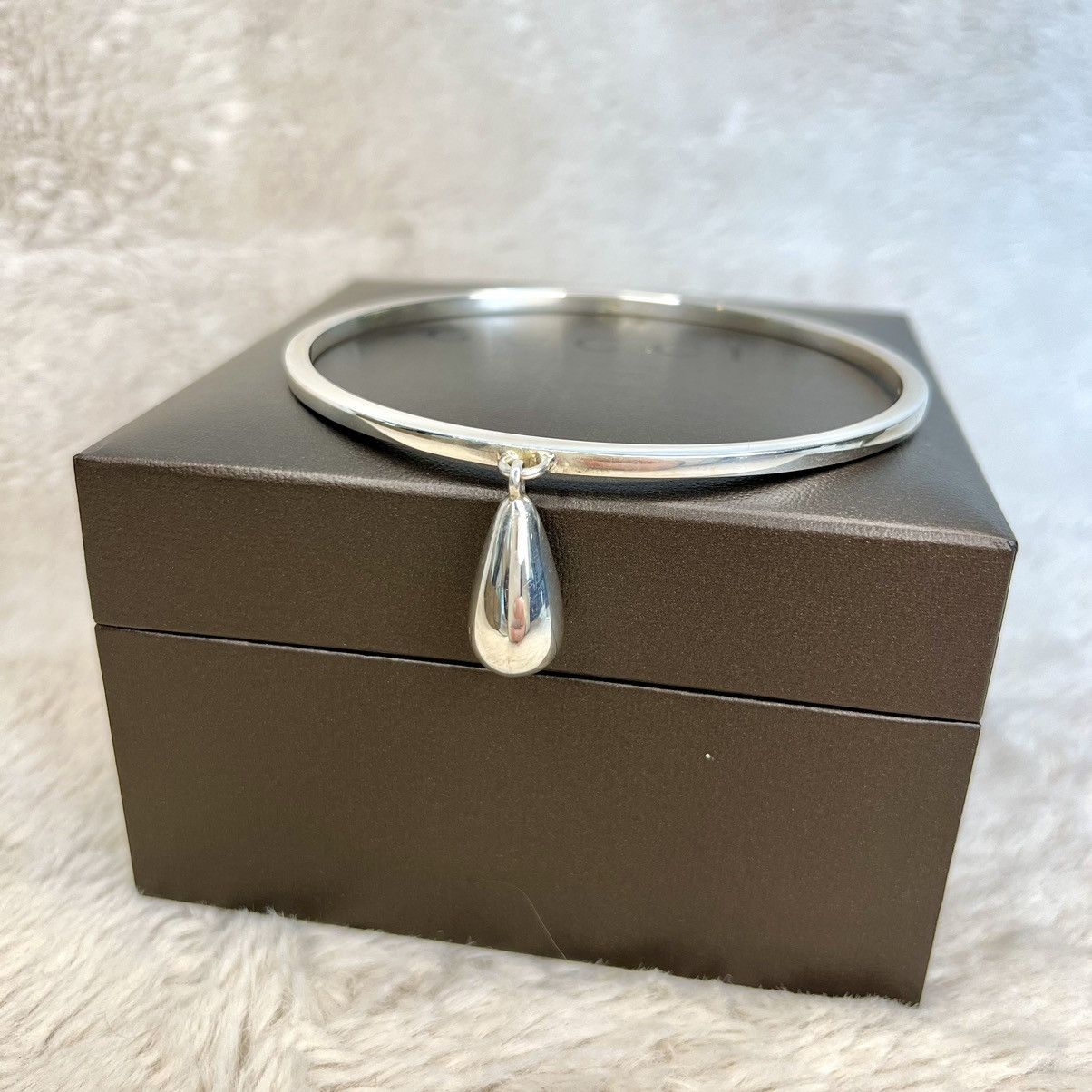 Gucci Gucci Sterling Silver Teardrop Bangle Bracelet Size ONE SIZE - 5 Thumbnail