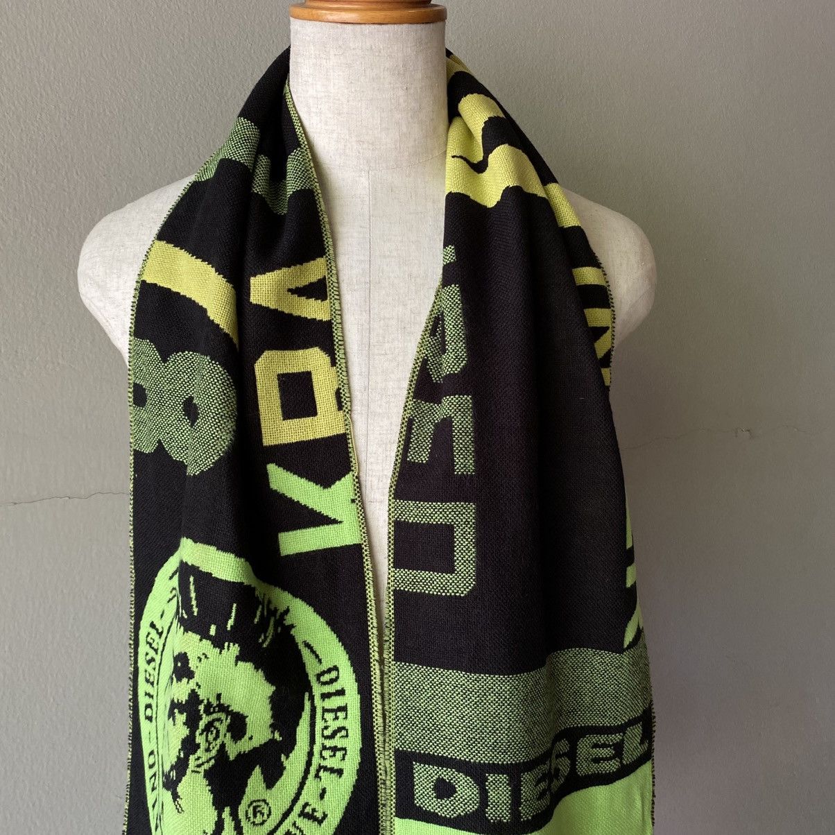 Diesel Diesel Logo Scarf in Black & Neon Green Size ONE SIZE - 18 Thumbnail