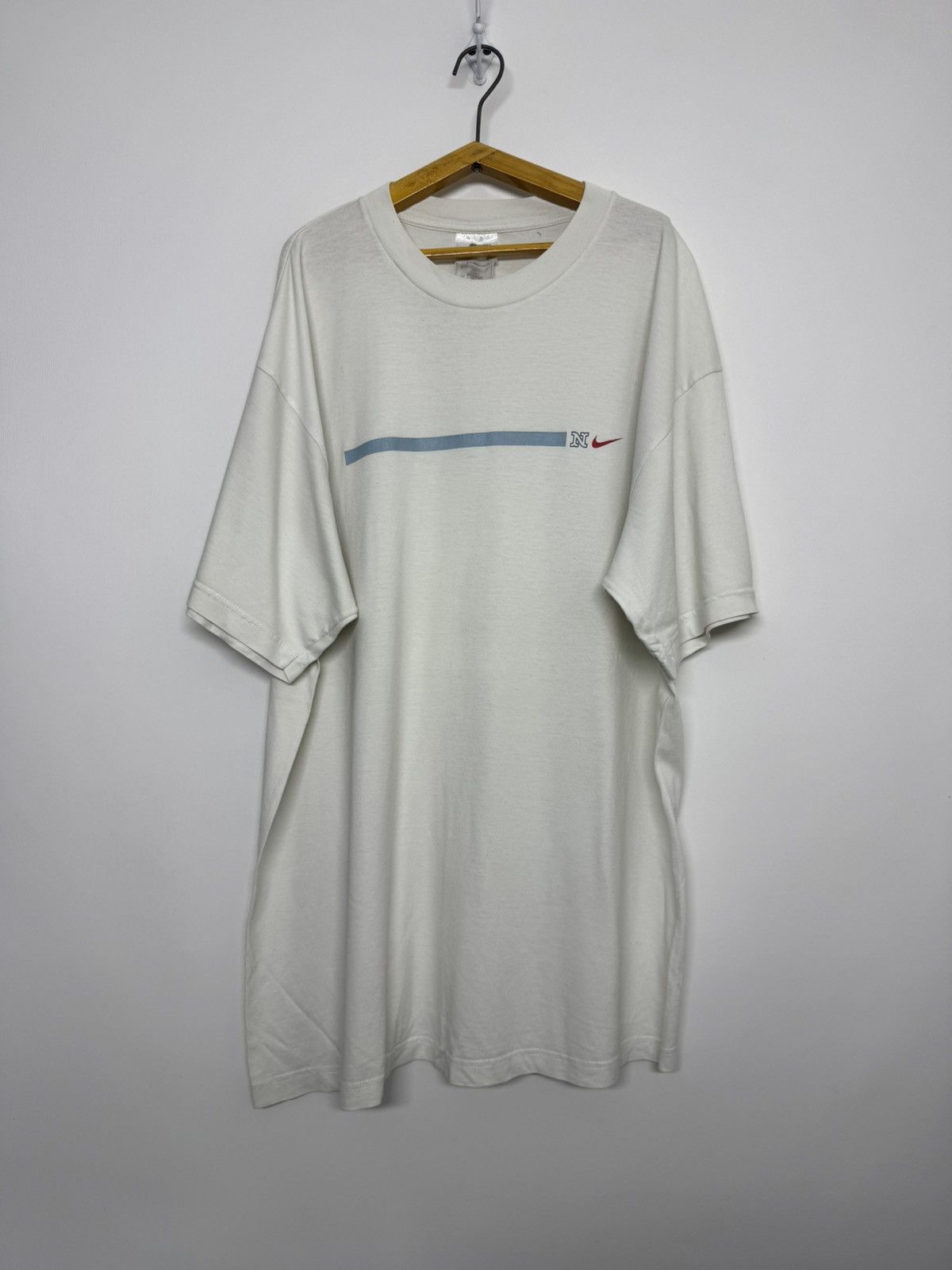 Nike Vintage Y2K Nike Small Swoosh Logo T Shirt 00’s Size US XL / EU 56 / 4 - 1 Thumbnail