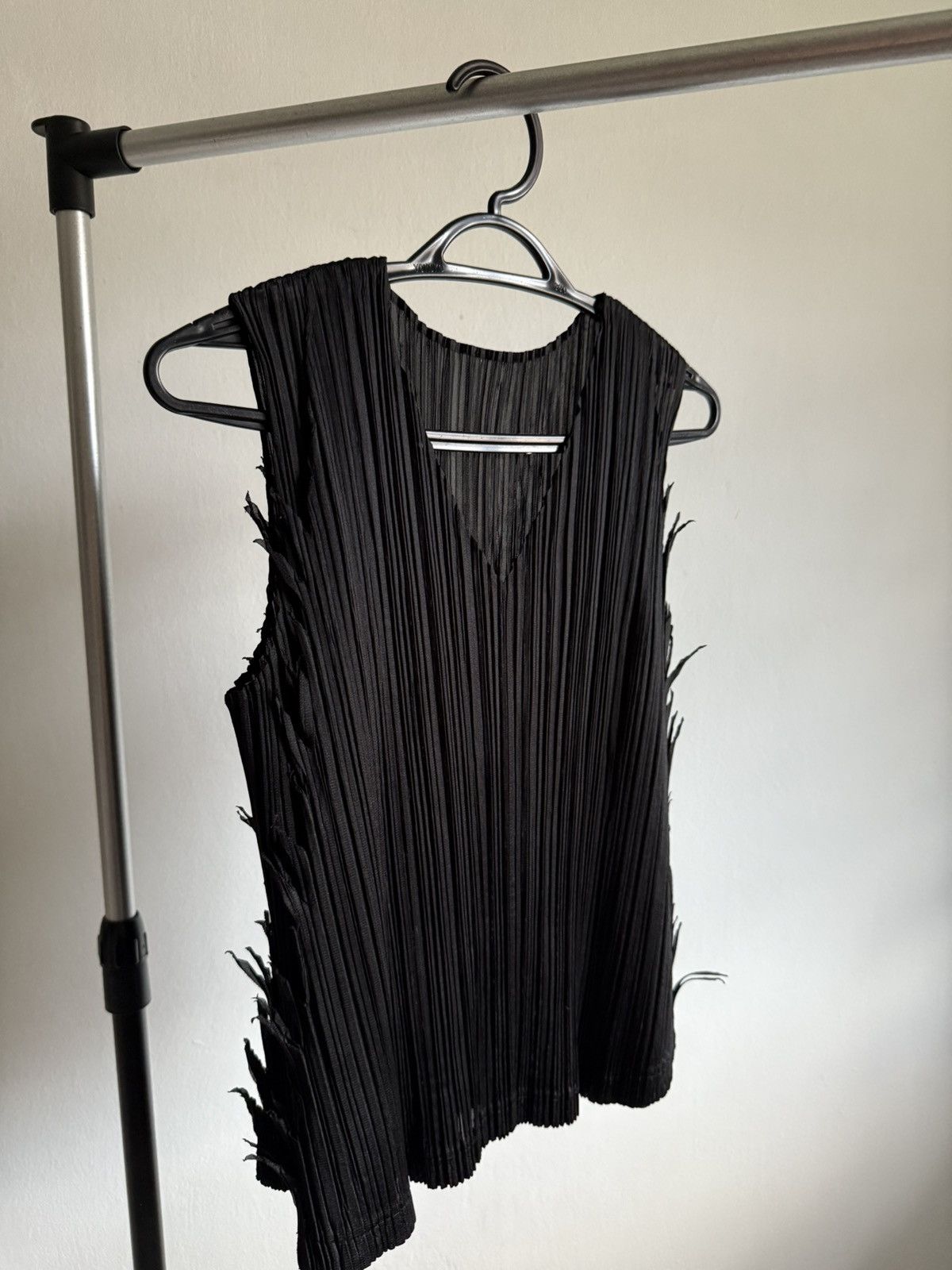 Pleats Please Issey Miyake black Pleats Please Issey Miyake sleeveless tank top Size S / US 4 / IT 40 - 1 Thumbnail