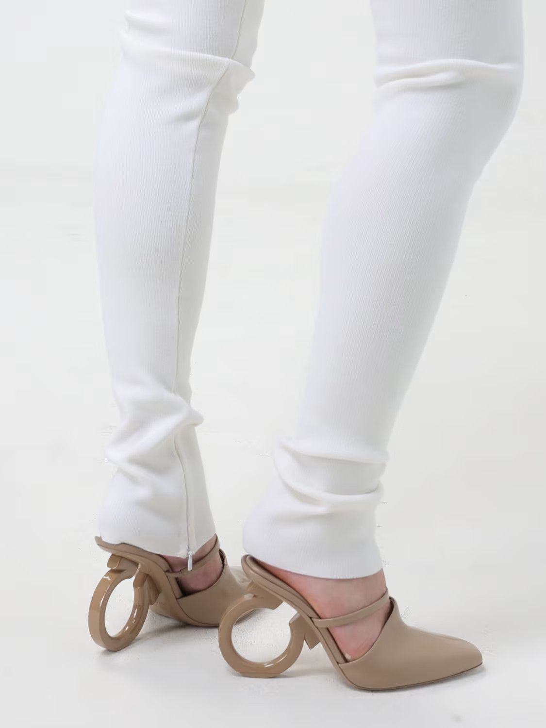 Salvatore Ferragamo o1s1rm0924 Pant in White Size 28" / US 6 / IT 42 - 5 Thumbnail