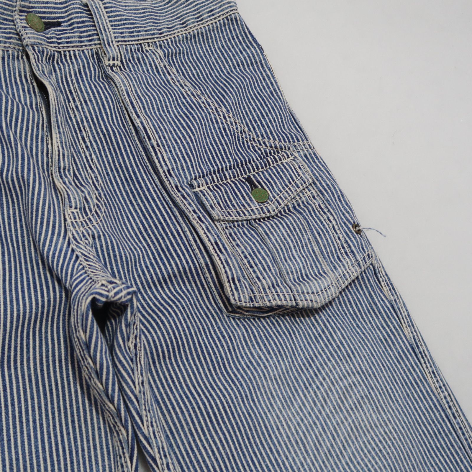 Oshkosh Vintage 70s Oshkosh Hickory Fatigue Cargo Pants Denim Size US 31 - 10 Thumbnail