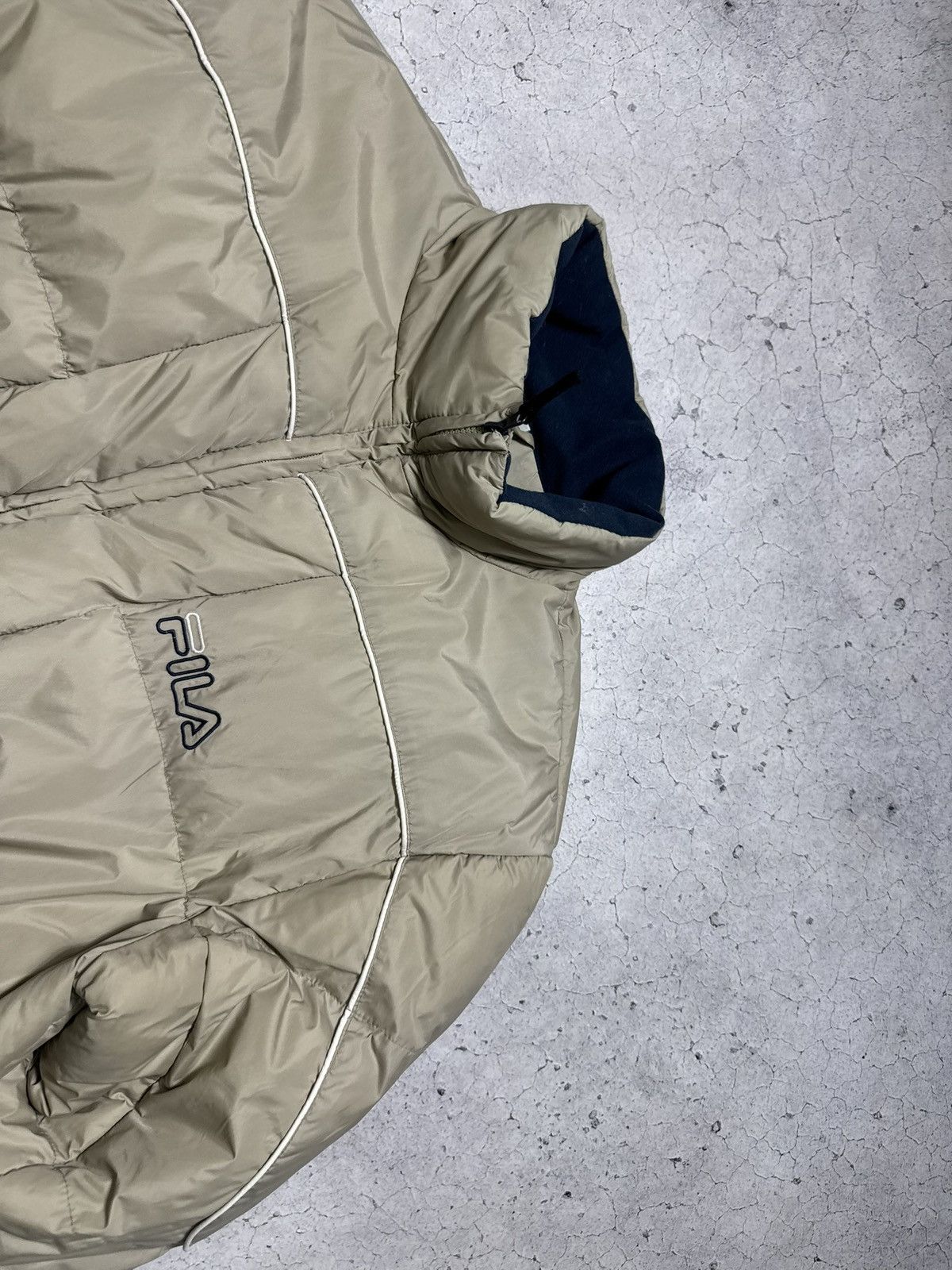 Fila Fila Vintage Down Puffer Jacket Big Logo Beige Size US L / EU 52-54 / 3 - 5 Thumbnail