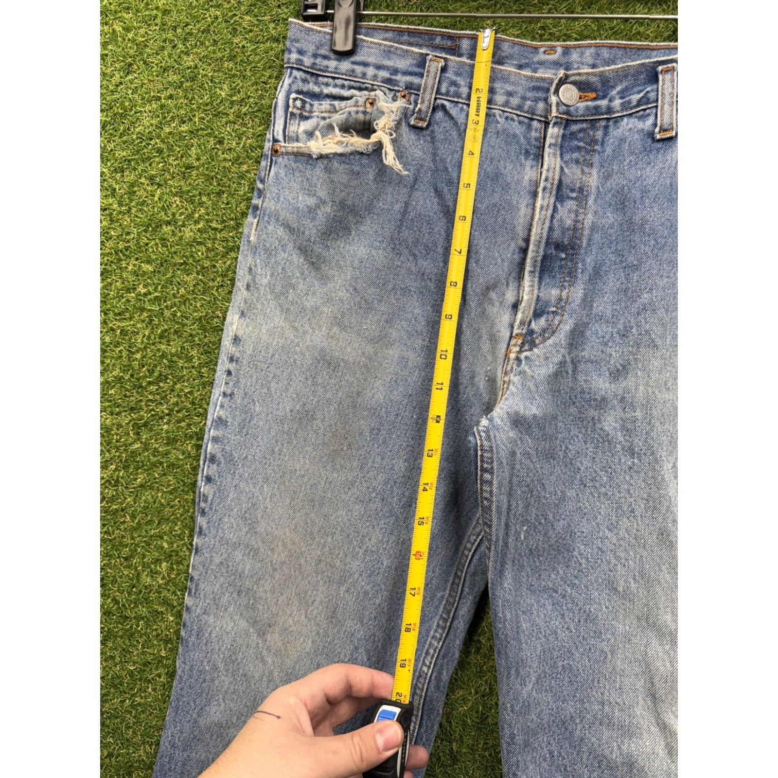 Levi's VINTAGE Levis Jeans Mens 32x32 Blue Straight Leg High Rise Button Fly Distressed Denim Size US 32 / EU 48 - 2 Thumbnail