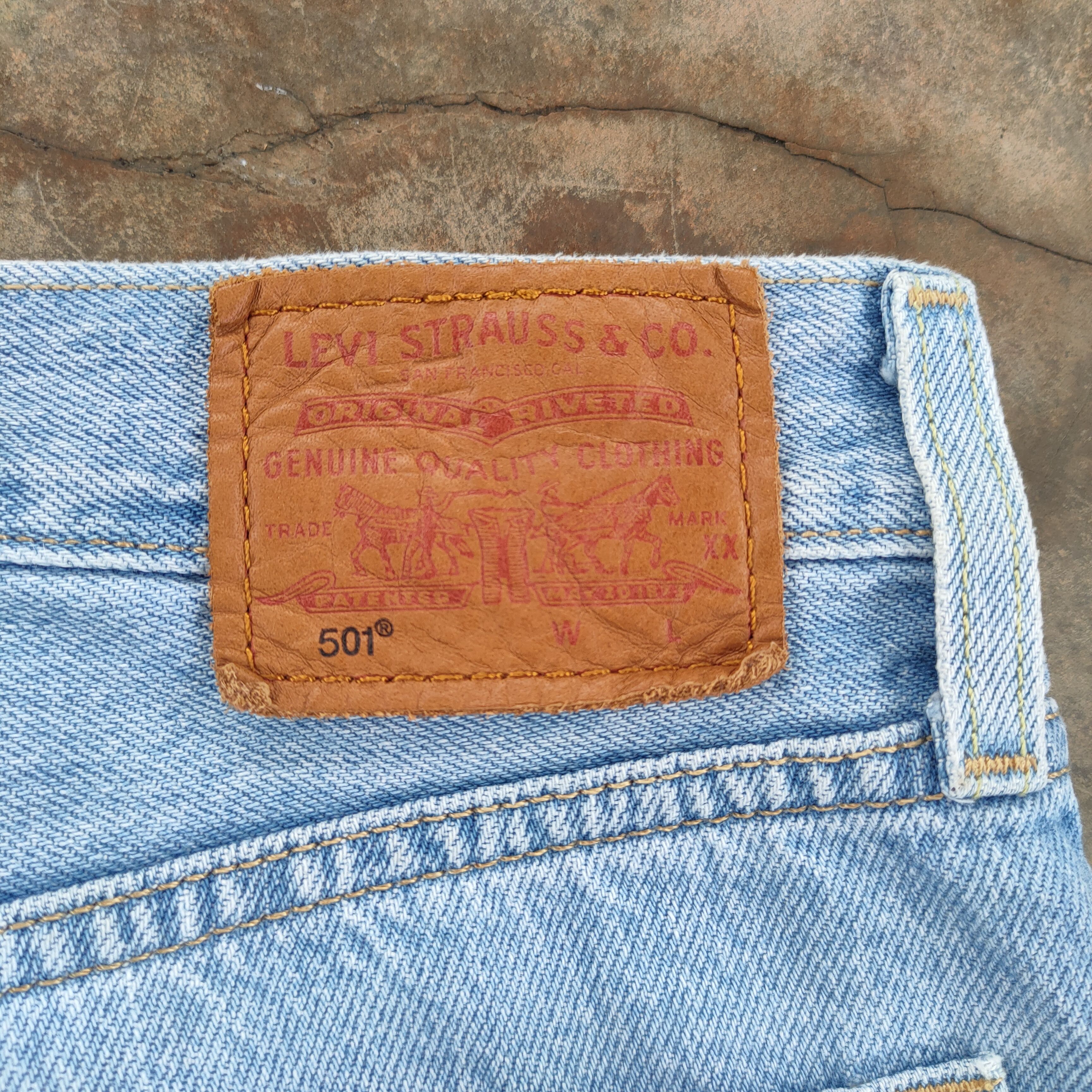 Levi's LEVI'S PREMIUM 501 FADED DISTRESSED DENIM JEANS PANTS Size US 30 / EU 46 - 13 Thumbnail