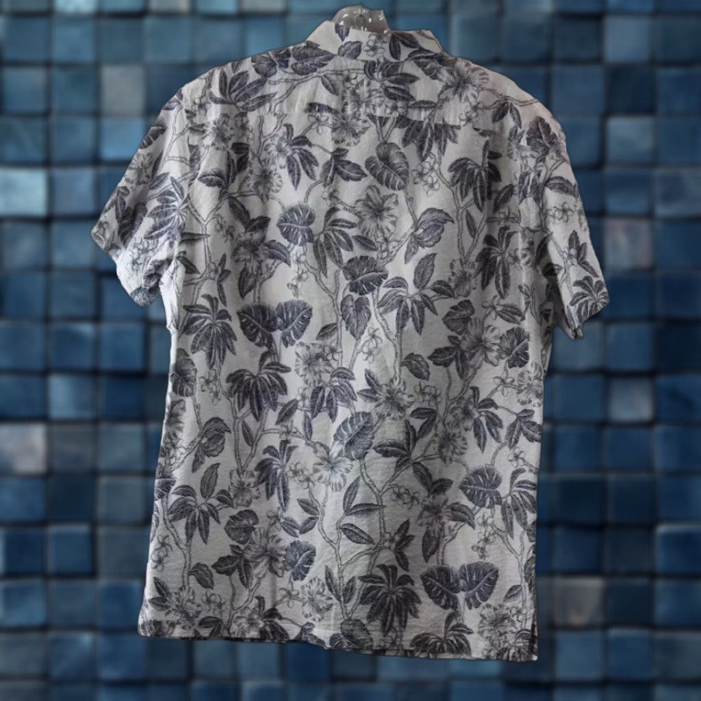 Tori Richard Tori Richard Dress Shirt Men M White Maui Waves Floral Textured ButtonUp Shirt Size 40R - 1 Thumbnail