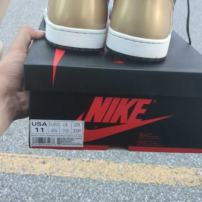 Nike Jordan 1 Retro High OG Gold Toe 861428 007 Size 11 US Men Size US 11 / EU 44 - 6 Thumbnail