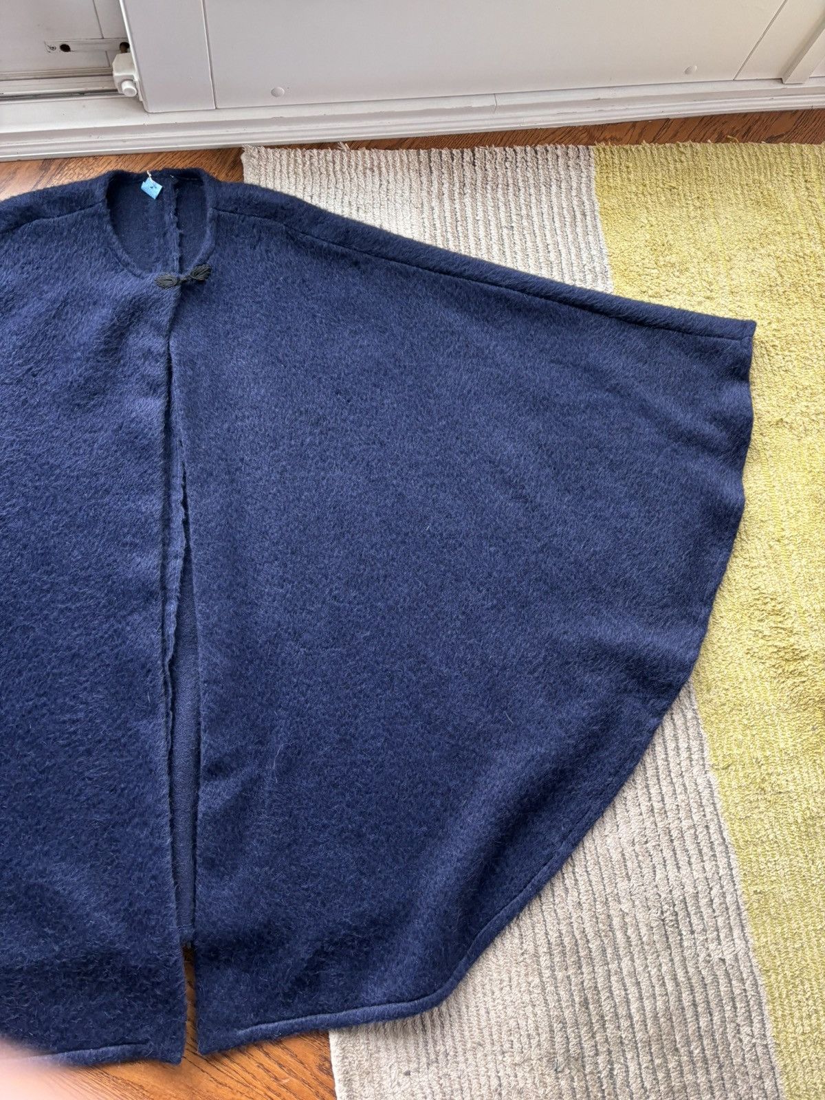 Vintage True Vintage Wool Cape Mohair Shawl British Police 1960s Size L / US 10 / IT 46 - 7 Thumbnail