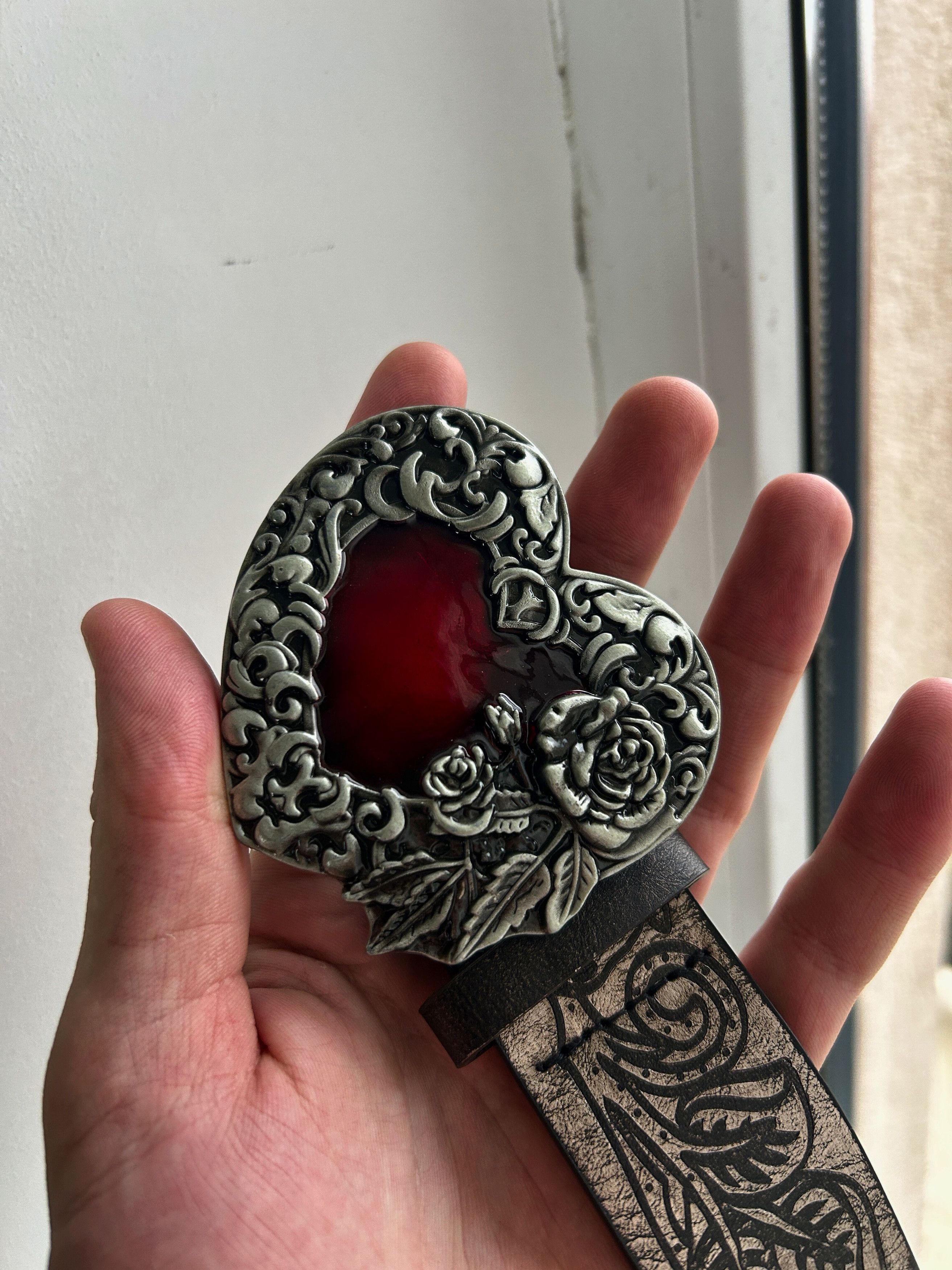 Japanese Brand Vintage Gothic Heart Buckle Leather Belt Punk Y2K Style Size ONE SIZE - 4 Thumbnail