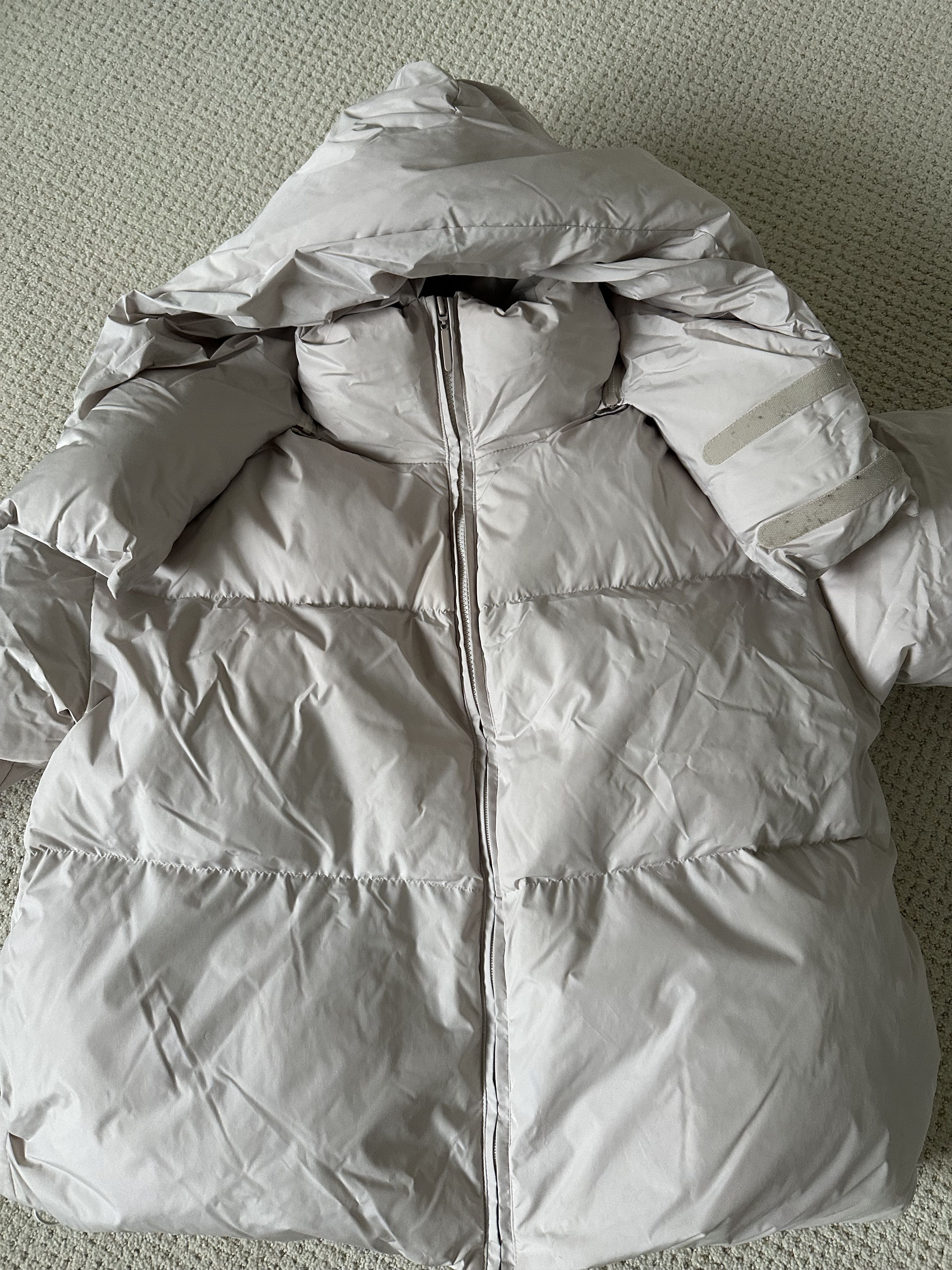 Seventh Seventh Stores - Space Coat Puffer Jacket in Moon Size US M / EU 48-50 / 2 - 1 Thumbnail