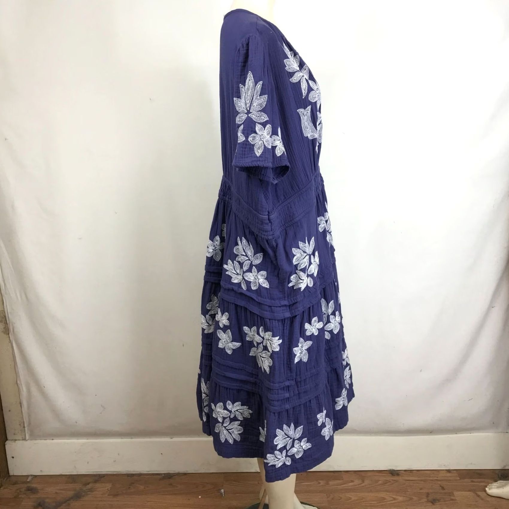 Vintage Draper's & Damon's Women's Petite XL Purple Embroidered Floral Ruffle Dress Dress, Petite, Purple, Fit & Flare, Short, Womens, PXL Size XL / US 12-14 / IT 48-50 - 4 Thumbnail