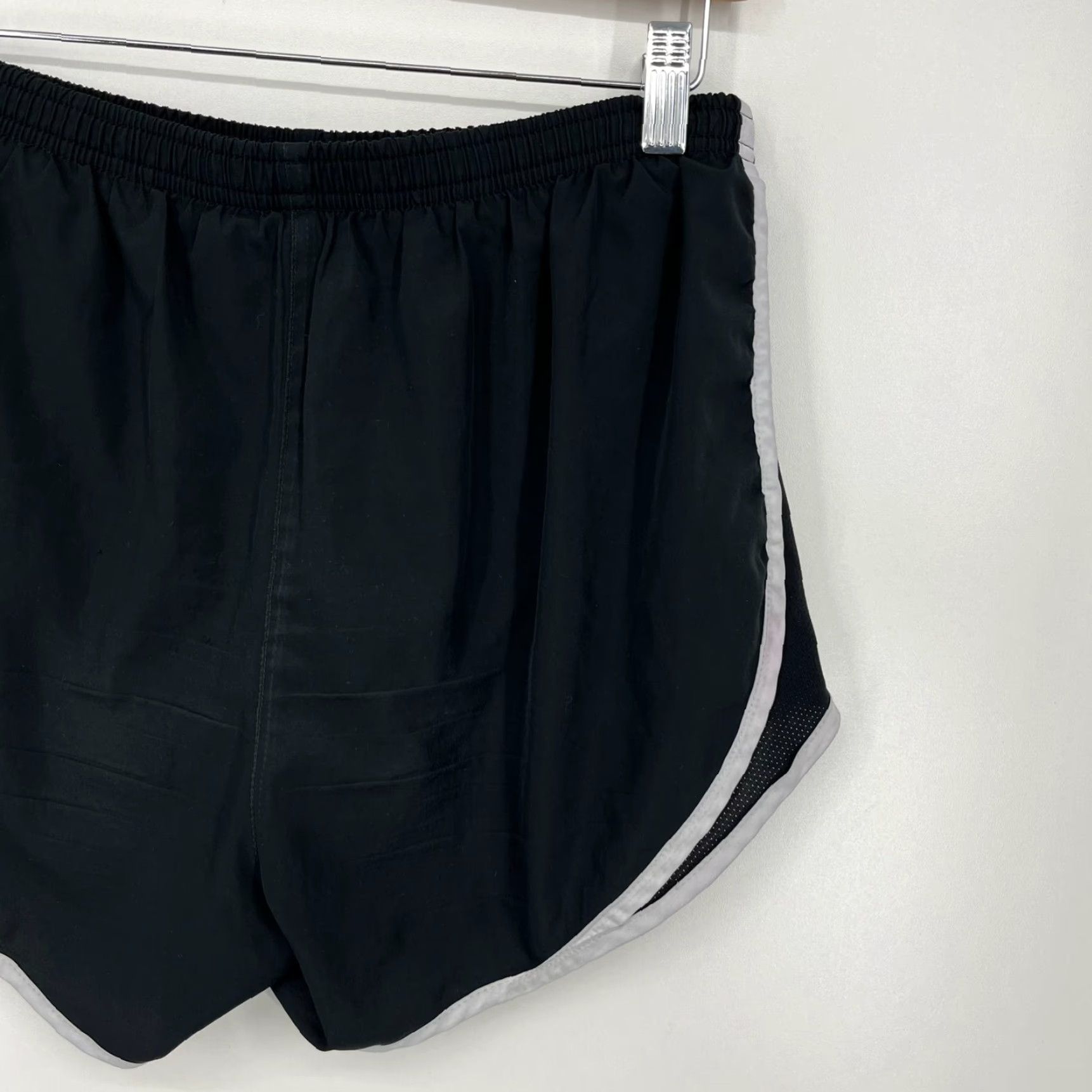 Nike Nike Active Shorts Women's M Black Lined Fit Dry Swoosh Logo Size 32" / US 10 / IT 46 - 7 Thumbnail