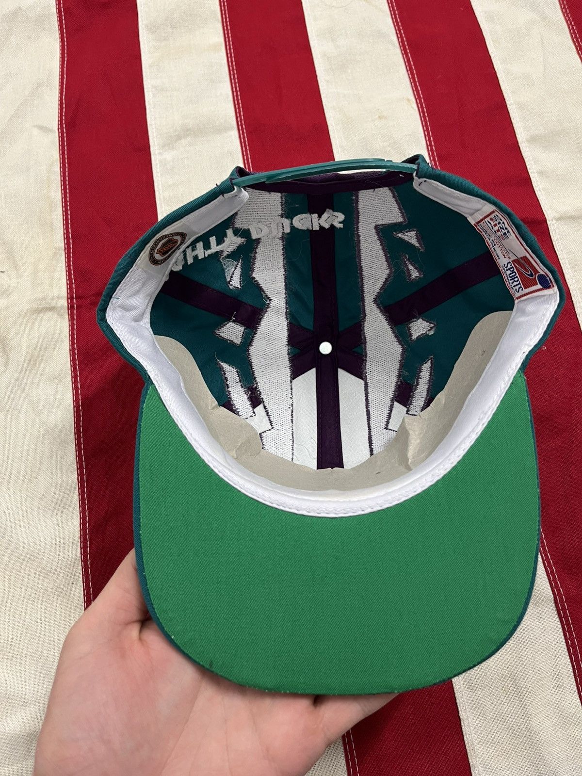 NHL Vintage Anaheim Mighty Ducks All Over Print Hat NHL 90s Cap Size ONE SIZE - 5 Thumbnail