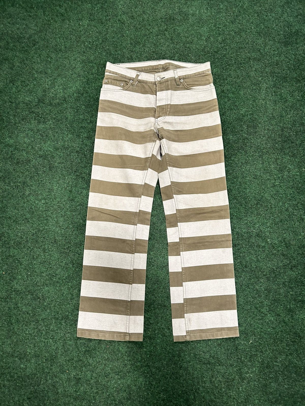 HELMUT LANG 90's 名作　アーカイブ　　プリズナー　囚人　パンツ 海外ストリートスナップ(OTHERS)] Philip O'Donahoo - NYLON JAPAN