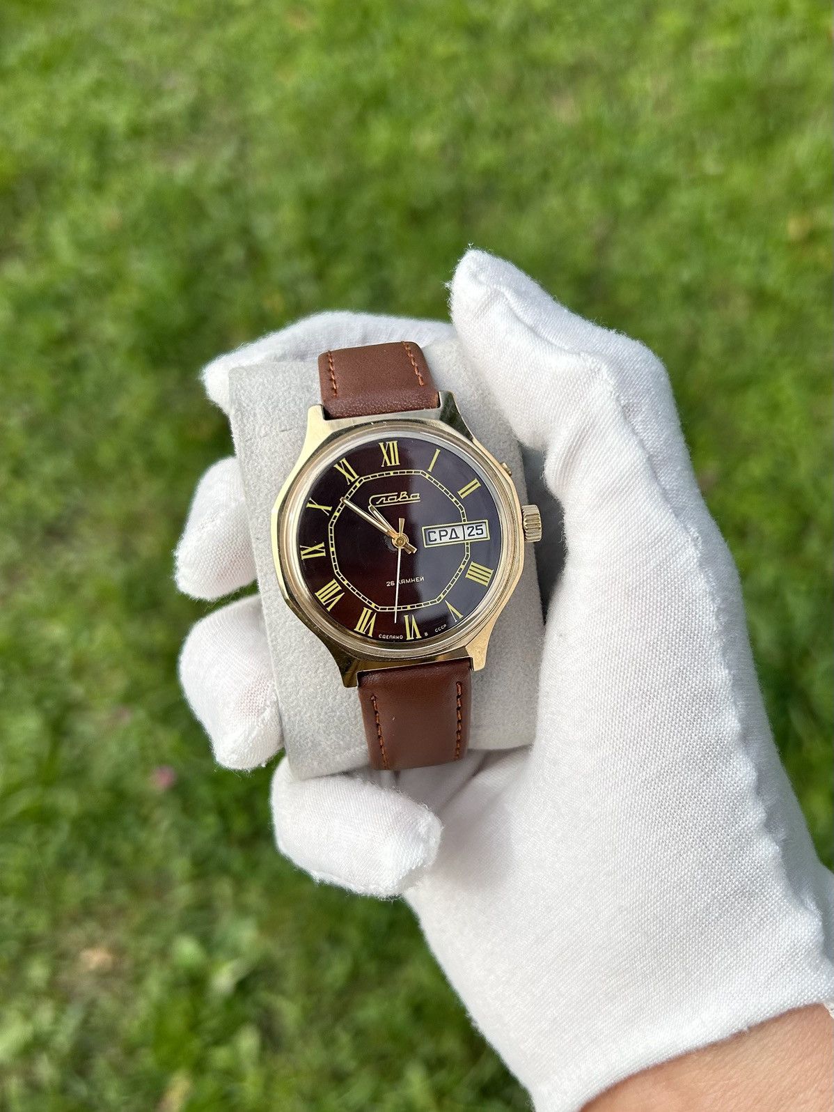 Vintage Vintage Watch Slava Mechanical Made in USSR Authentic 1980s Size ONE SIZE - 2 Thumbnail