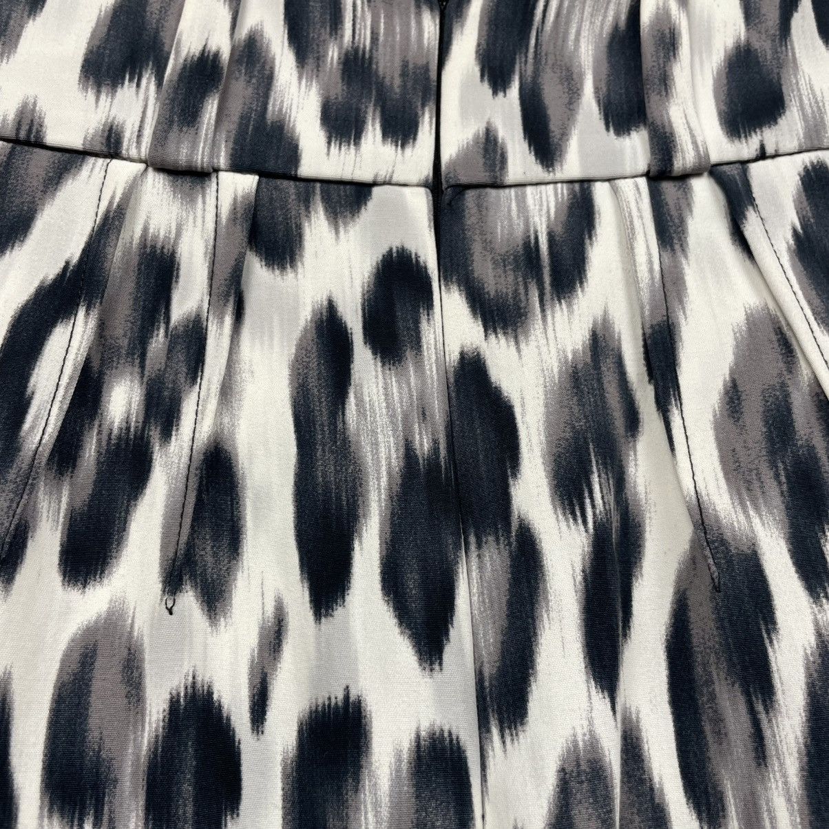Roberto Cavalli Class Roberto Cavalli Skirt White Leopard Print Luxury Size 26" / US 2 / IT 38 - 12 Thumbnail
