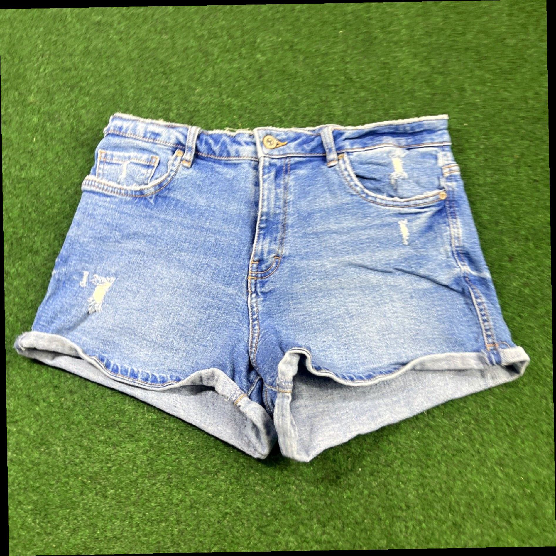 Zara ZARA High Waisted Light to Medium Wash Jean Shorts Women's Size 10 Size 32" / US 10 / IT 46 - 1 Thumbnail