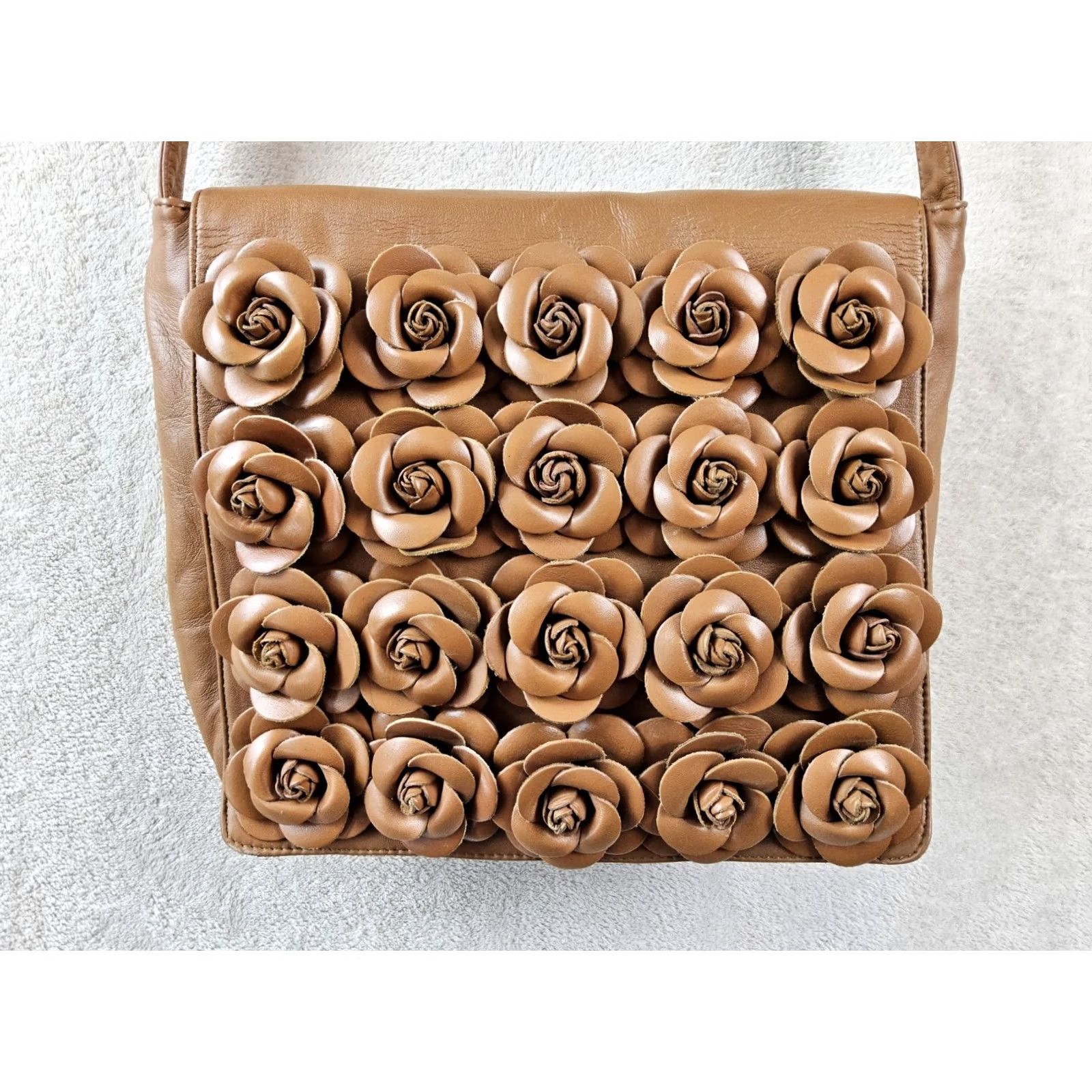 Vintage Clever Carriage Handcrafted Rose Bouquet Leather Crossbody Bag Women Brown Size ONE SIZE - 2 Thumbnail