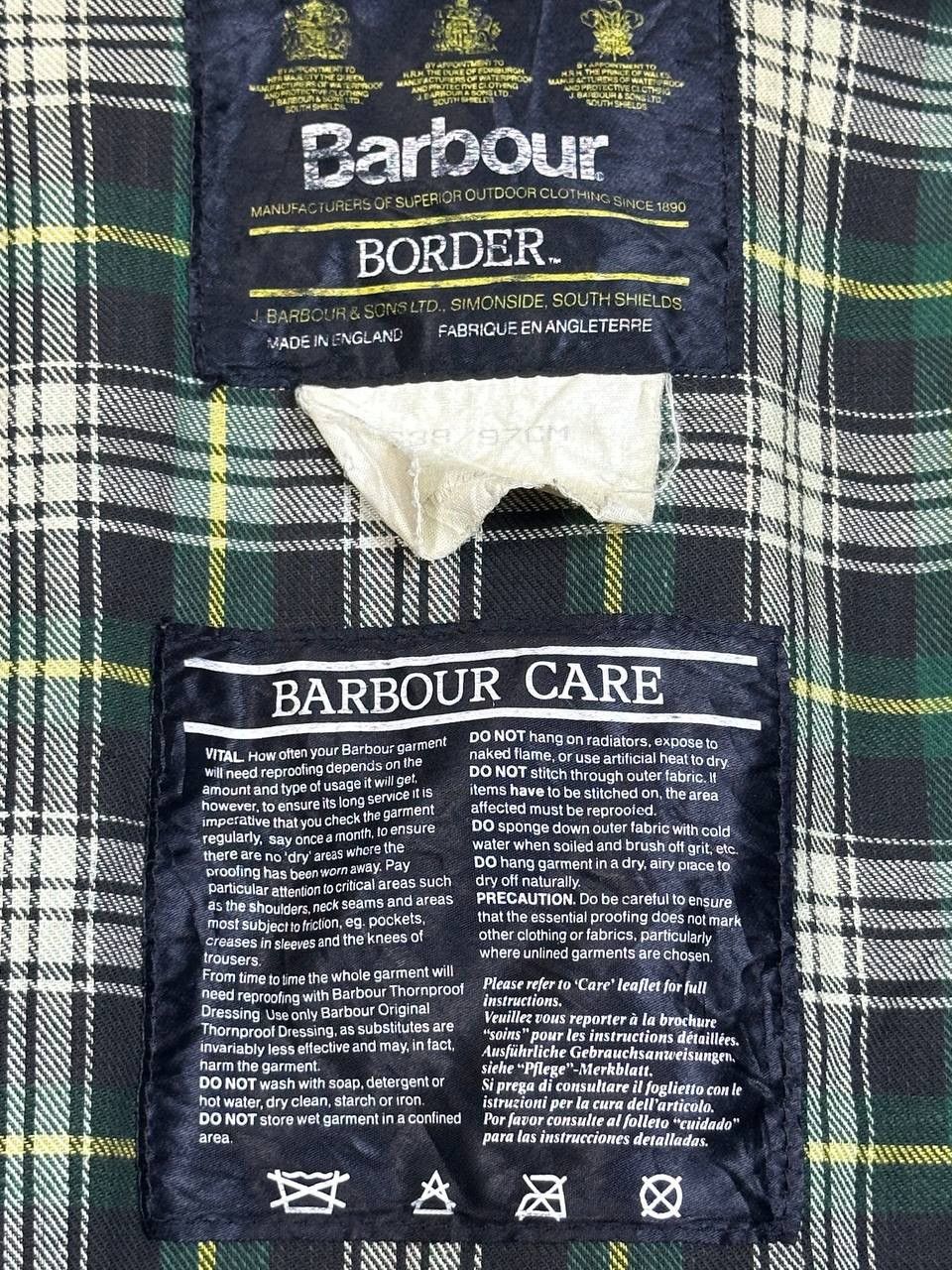Barbour × Vintage DISTRESS A200 BARBOUR Waxed Border Coat Jacket (PIT 22) Size US S / EU 44-46 / 1 - 16 Thumbnail