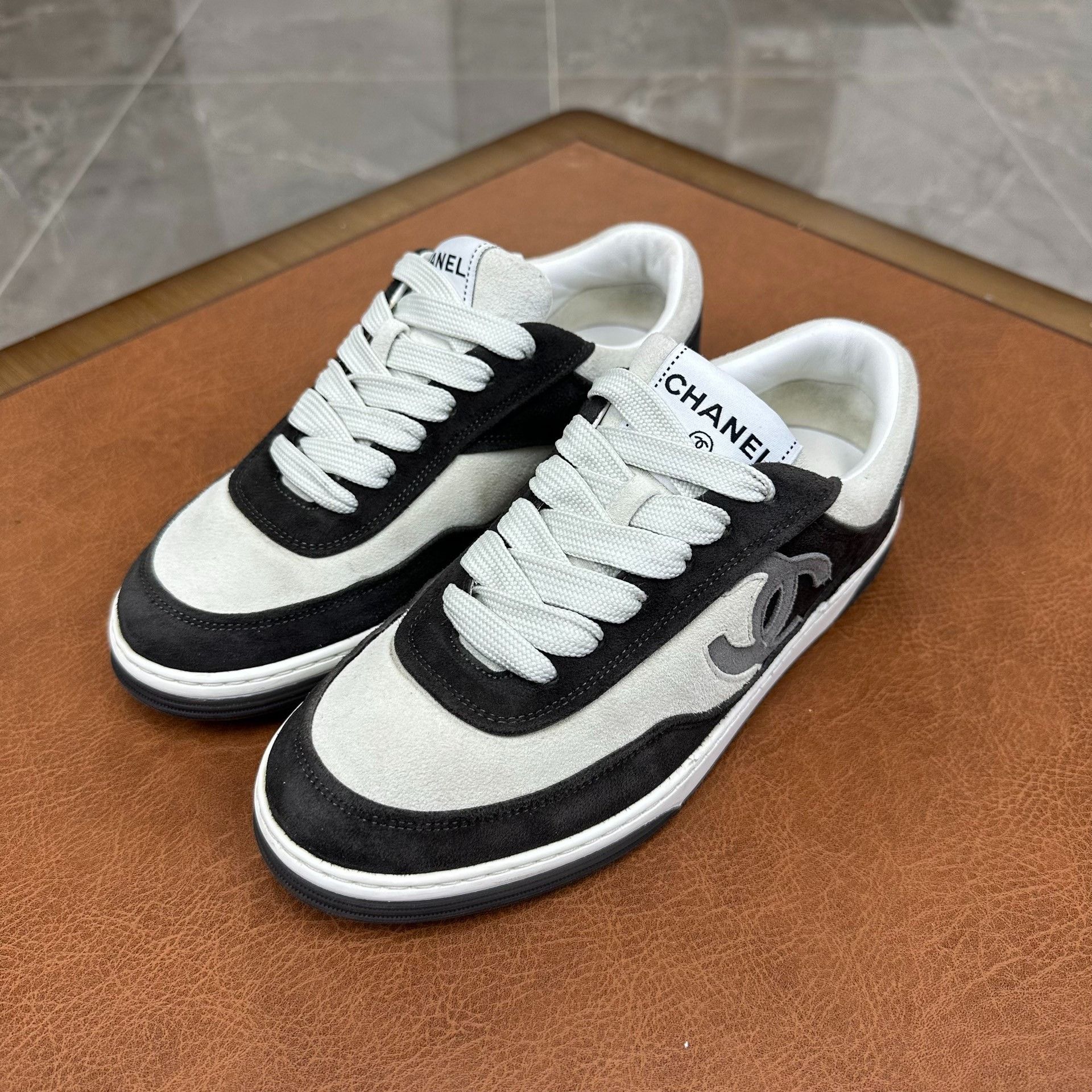 Chanel Chanel Casual Black Lowtop Sneakers it_36-5 Women Size US 6.5 / IT 36.5 - 1 Thumbnail
