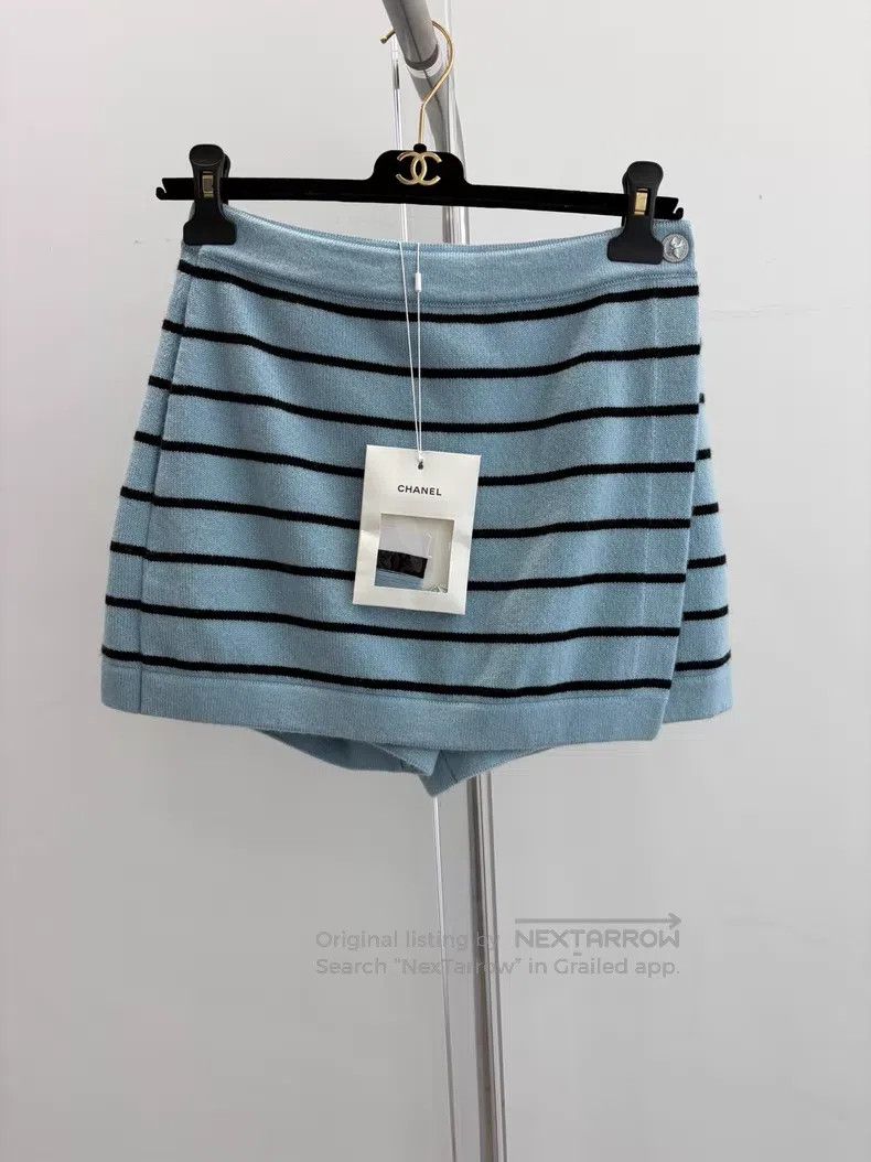Chanel Chanel Blue and black striped trousers and skirt Size 25" / US 0 / IT 36 - 1 Thumbnail