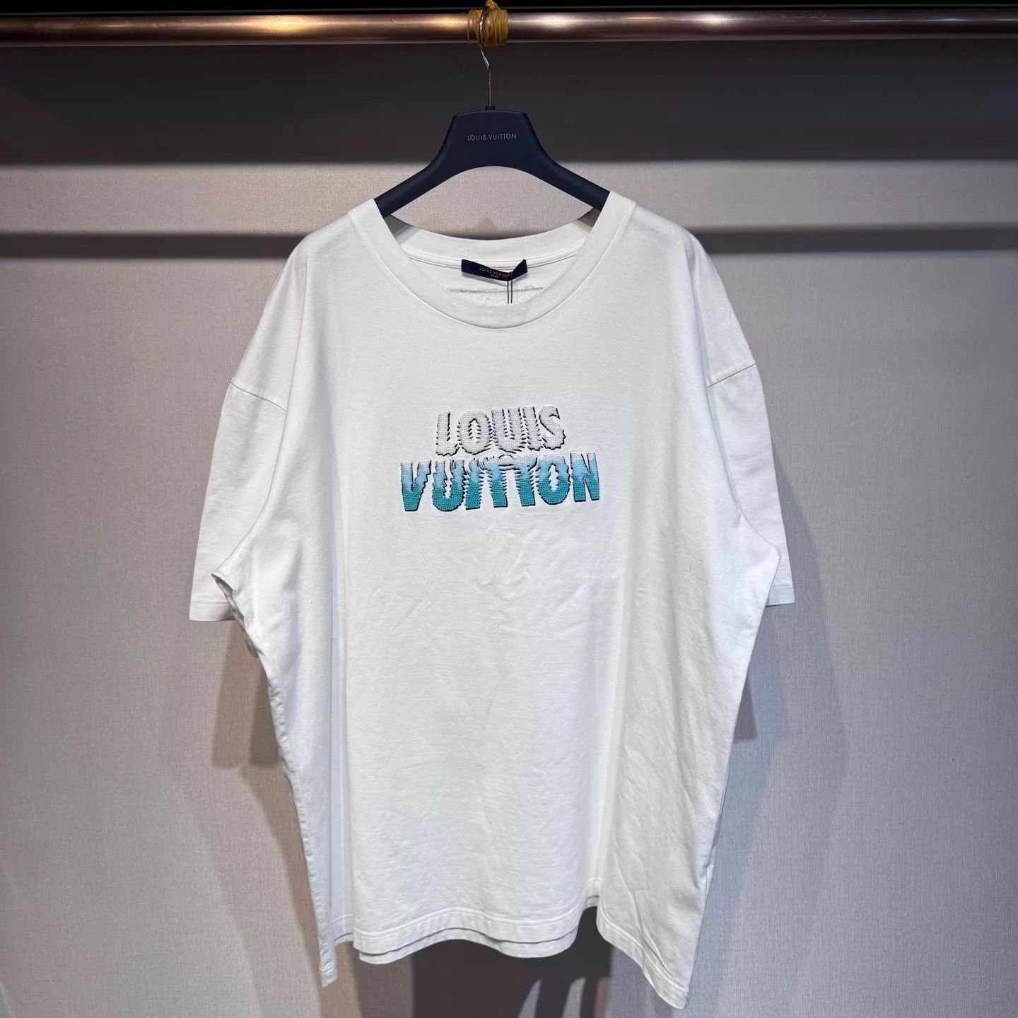 Louis Vuitton Louis Vuitton Snow gradient white short tee XXL NWT Size US XXL / EU 58 / 5 - 1 Thumbnail