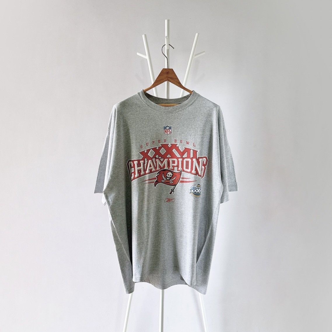 Vintage Vintage Tampa Bay Buccaneers NFL t-shirt/ L Size US L / EU 52-54 / 3 - 1 Thumbnail