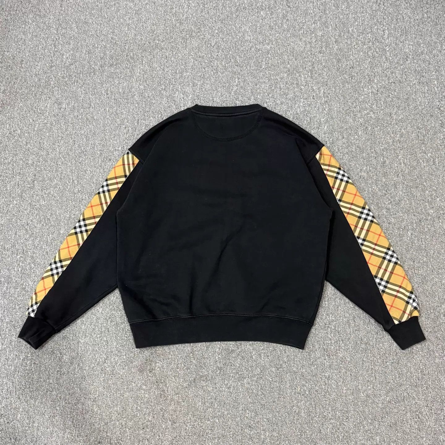 Burberry Burberry New Black Check Sleeve Long Sleeve Sweatshirt M 99 Size US M / EU 48-50 / 2 - 2 Thumbnail