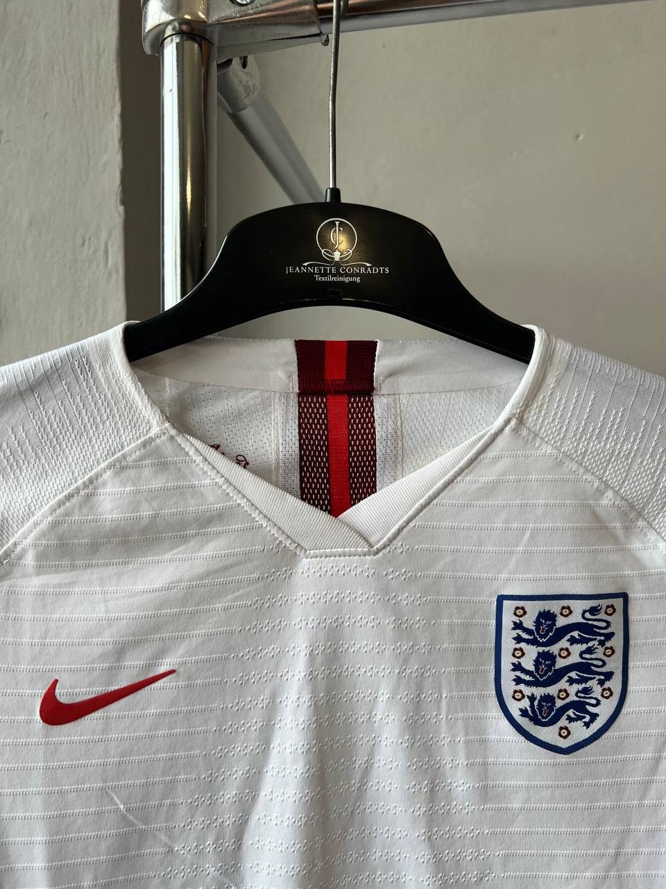 Nike 2019 ENGLAND TEAM PLAYER ISSUED HOME SOCCER JERSEY WOMEN SzM Size M / US 6-8 / IT 42-44 - 4 Thumbnail