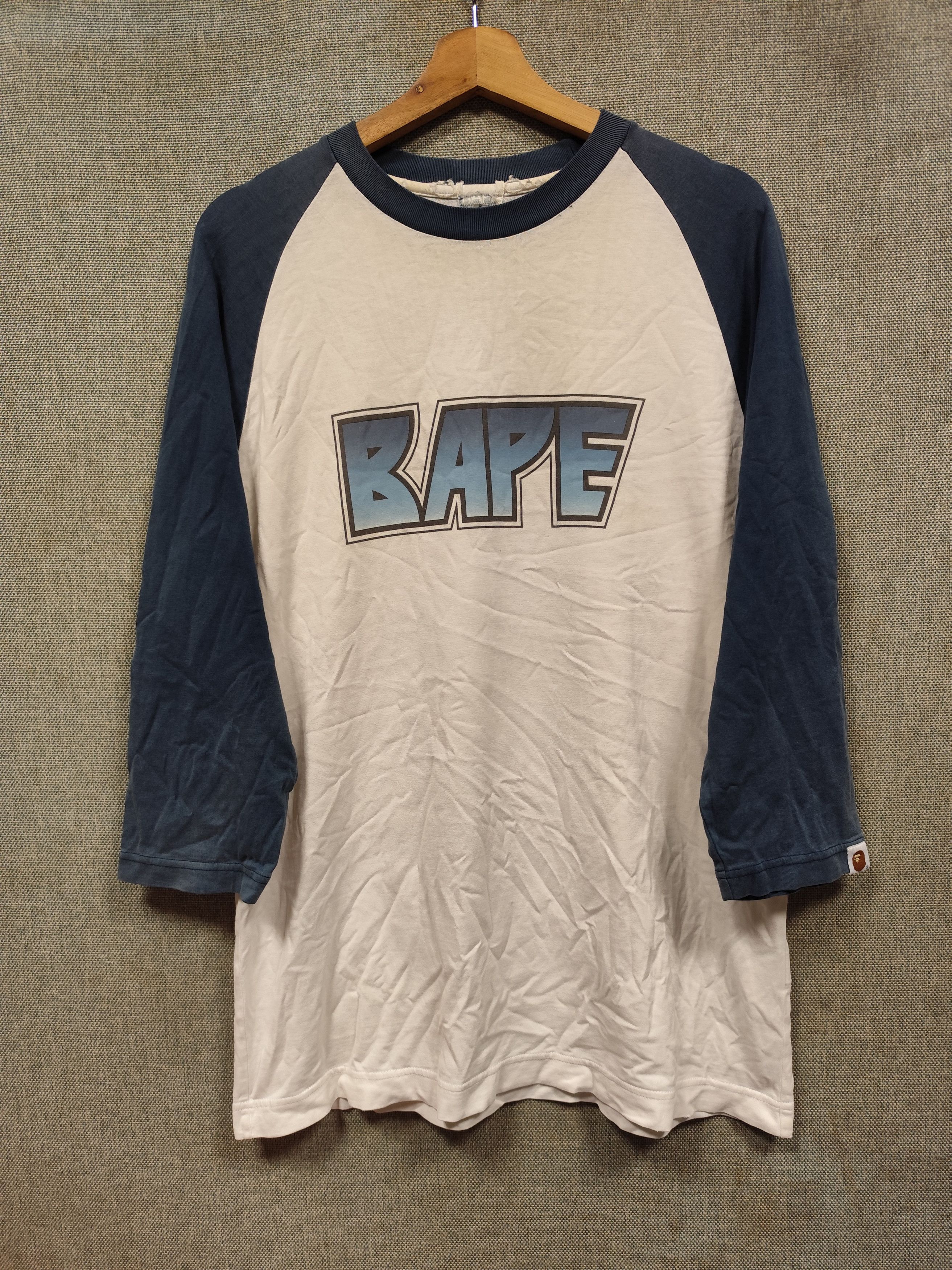 Bape Bape Kiss Logo Raglan 3/4 Sleeve T Shirt Size US L / EU 52-54 / 3 - 1 Thumbnail