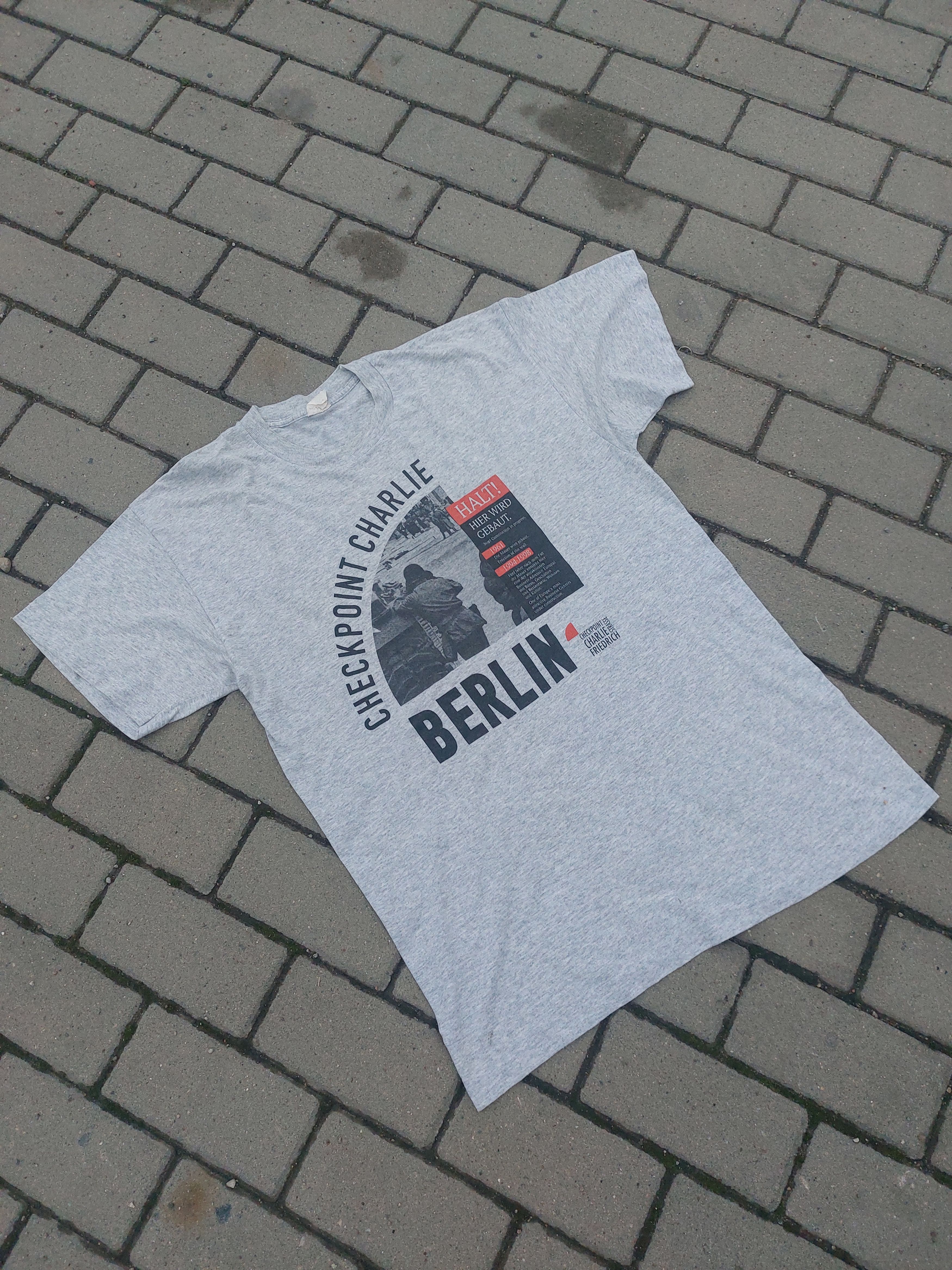 Vintage checkpoint charlie berlin vintage 90s tshirt Size US L / EU 52-54 / 3 - 4 Thumbnail